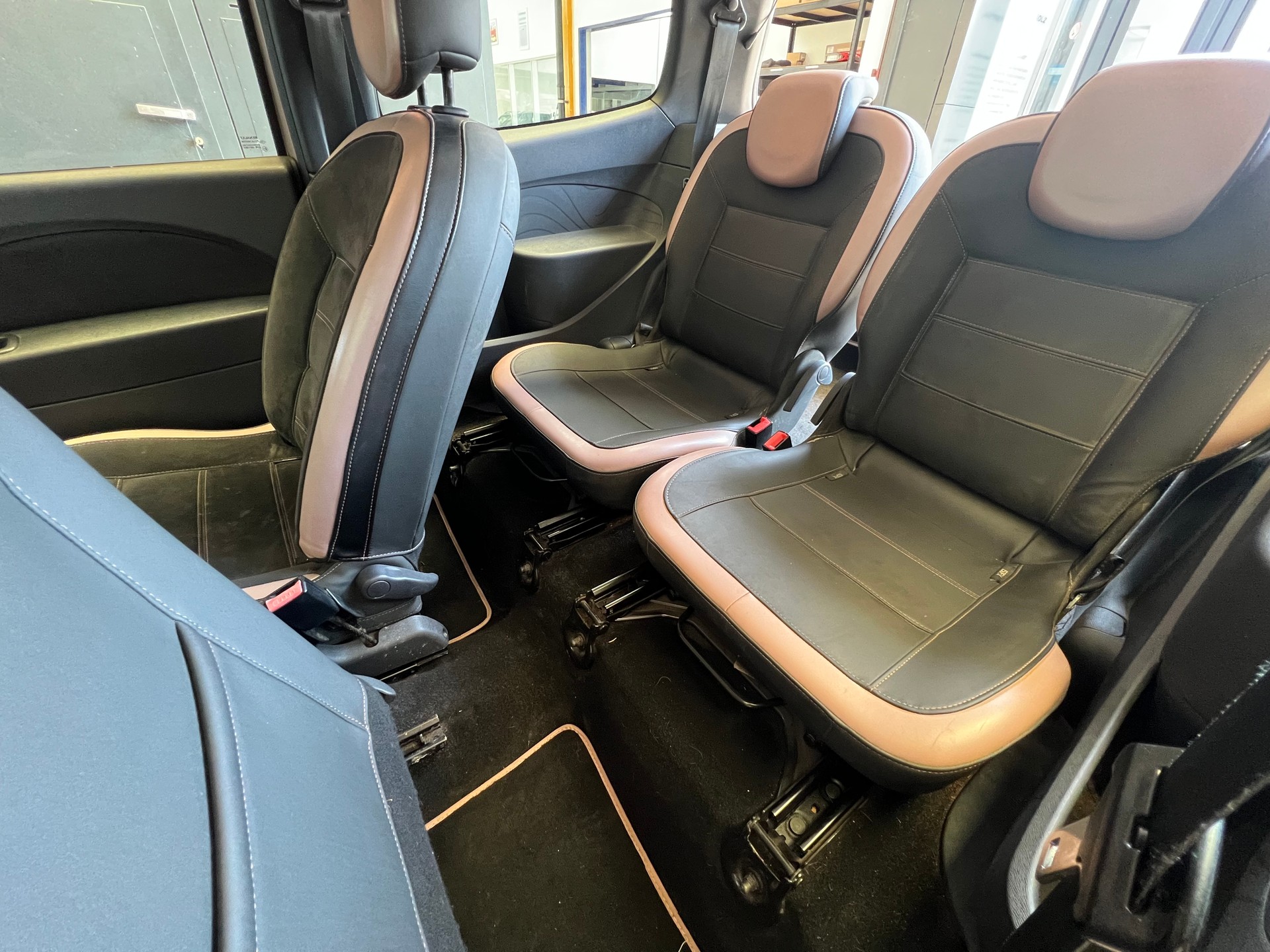 RENAULT Twingo 1.2 16V Miss Sixty-image-8