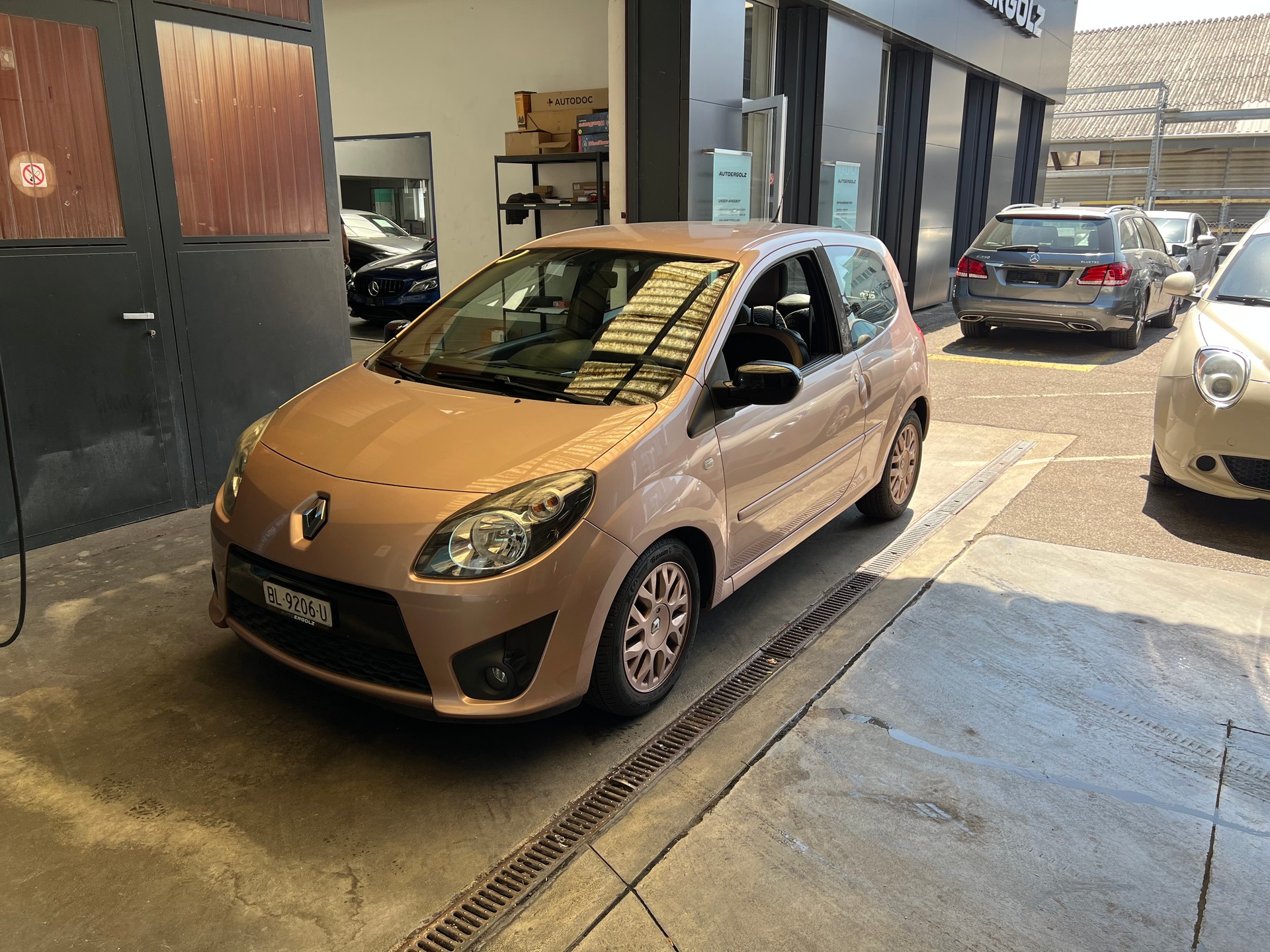 RENAULT Twingo 1.2 16V Miss Sixty-image-0