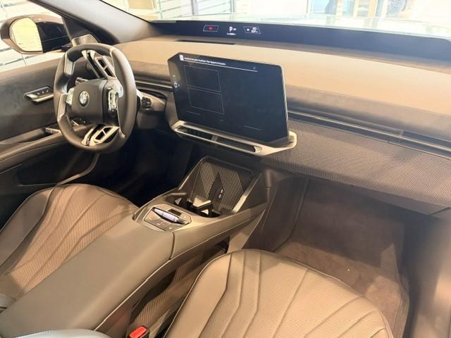 BMW iX3 50 xDrive-image-5