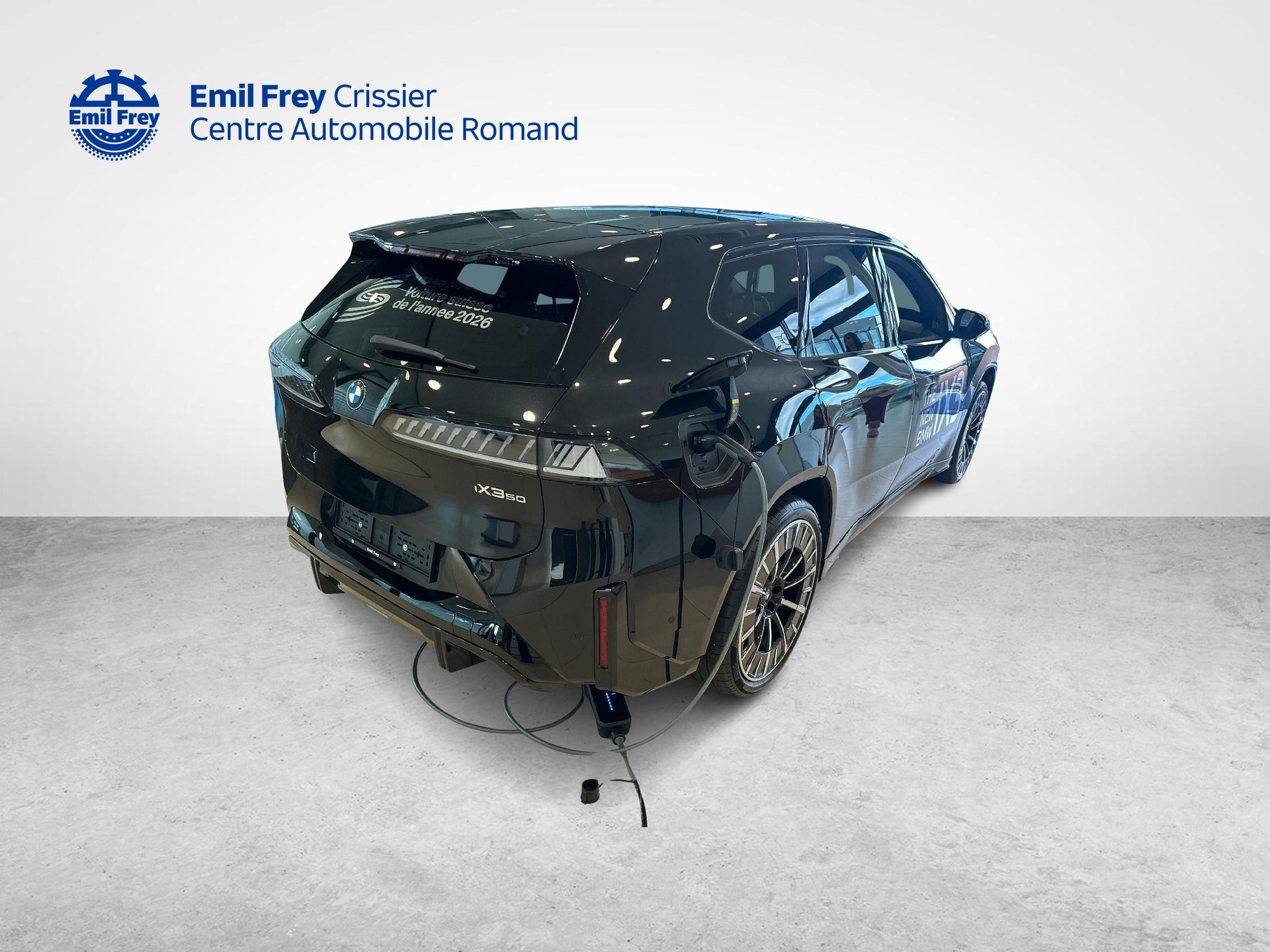 BMW iX3 50 xDrive-image-4