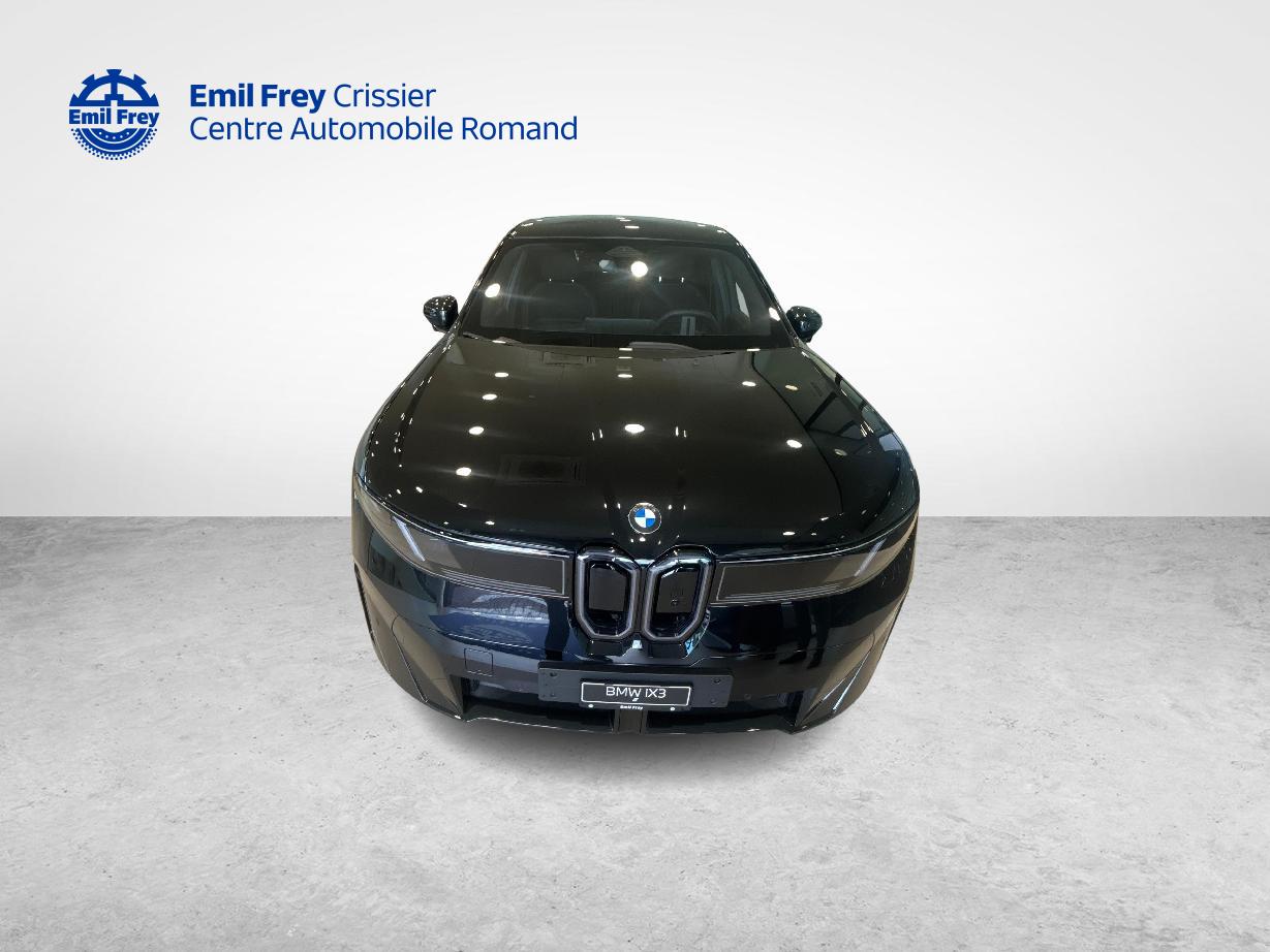 BMW iX3 50 xDrive-image-6