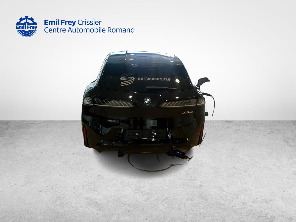 BMW iX3 50 xDrive-image-3