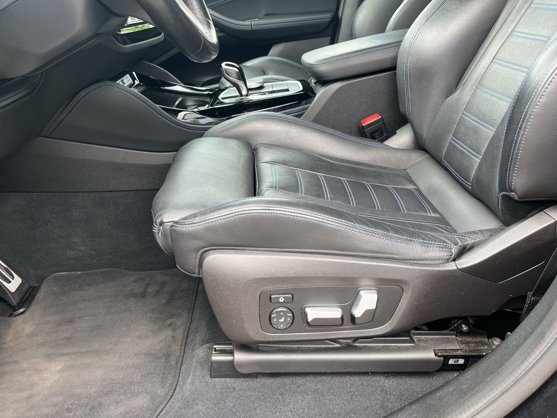 BMW X4 M40i 48V Steptronic-image-19
