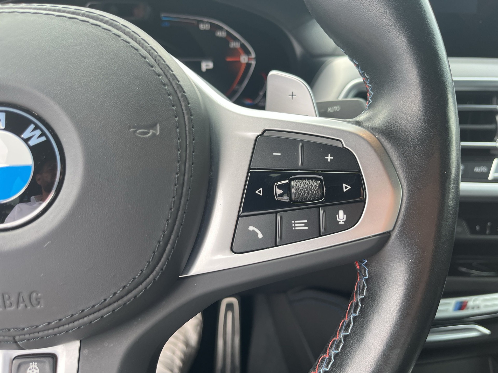 BMW X4 M40i 48V Steptronic-image-16