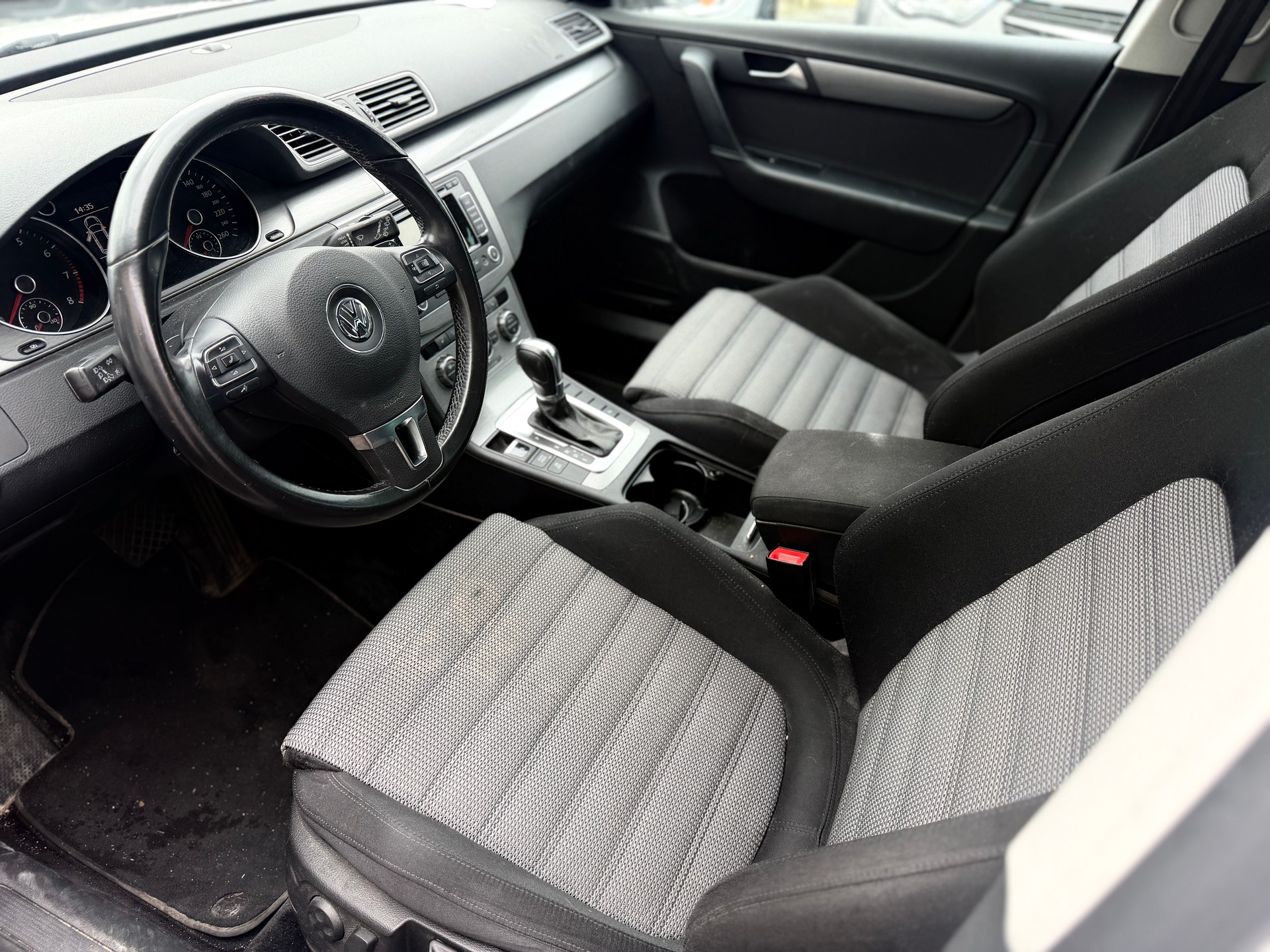 VW Passat Variant 1.8 TSI Comfortline DSG-image-4