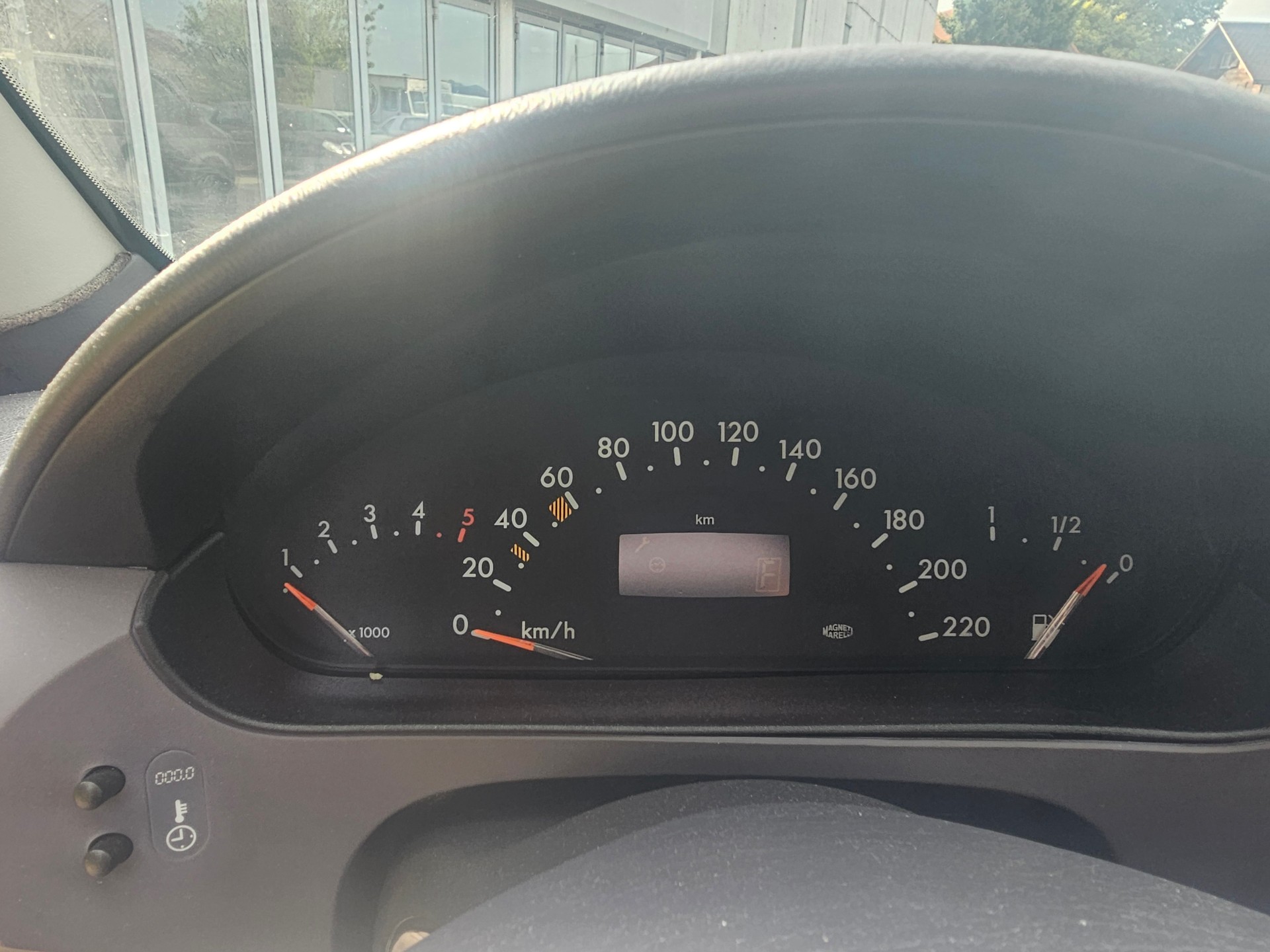 MERCEDES-BENZ A 170 CDI Elégance-image-4