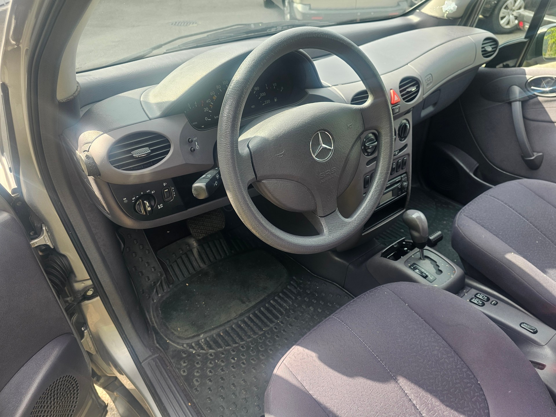 MERCEDES-BENZ A 170 CDI Elégance-image-2