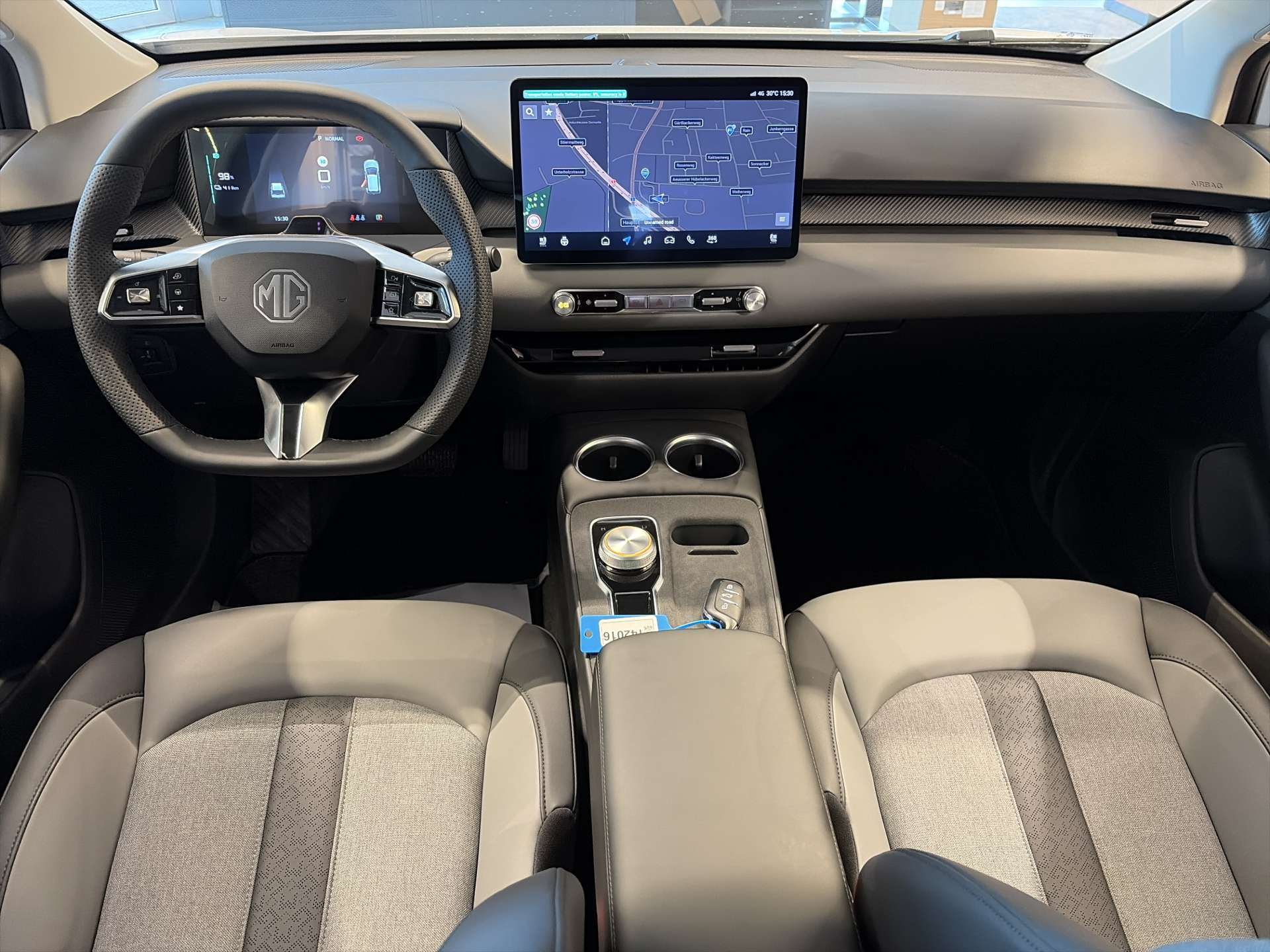 MG 4 EV 64kWh Premium Facelift Automat-image-14