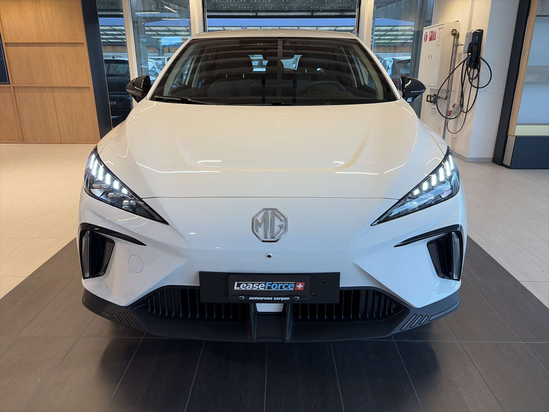 MG 4 EV 64kWh Premium Facelift Automat-image-10