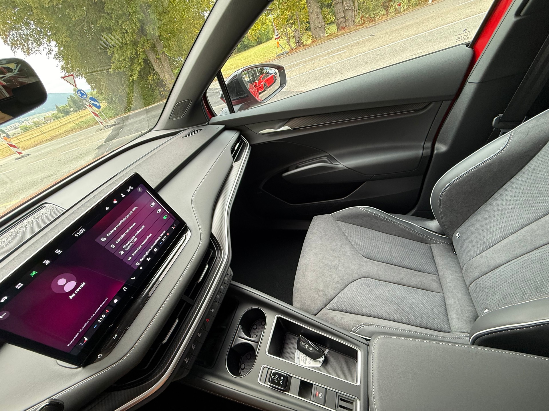 SKODA Enyaq 85x Sportline 4x4 MAXX-image-8