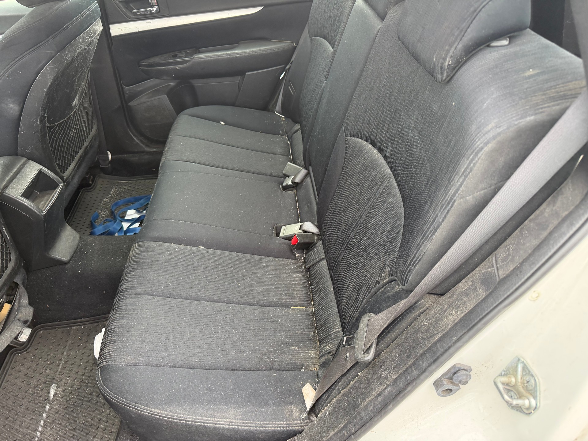 SUBARU Legacy 2.0i Swiss AWD-image-4