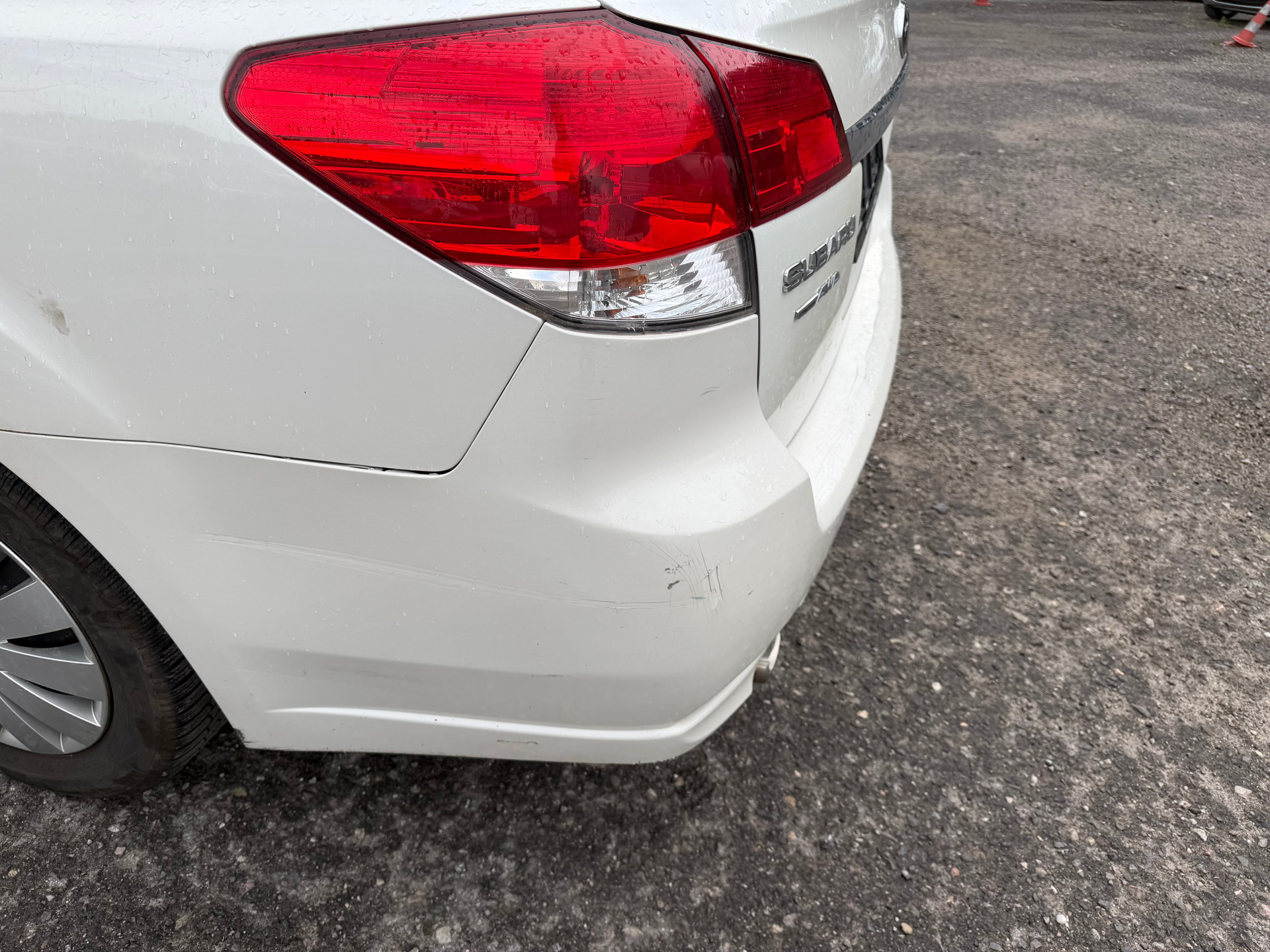 SUBARU Legacy 2.0i Swiss AWD-image-12