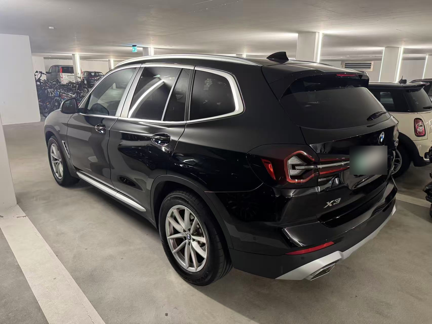 BMW 20i xDrive-image-4