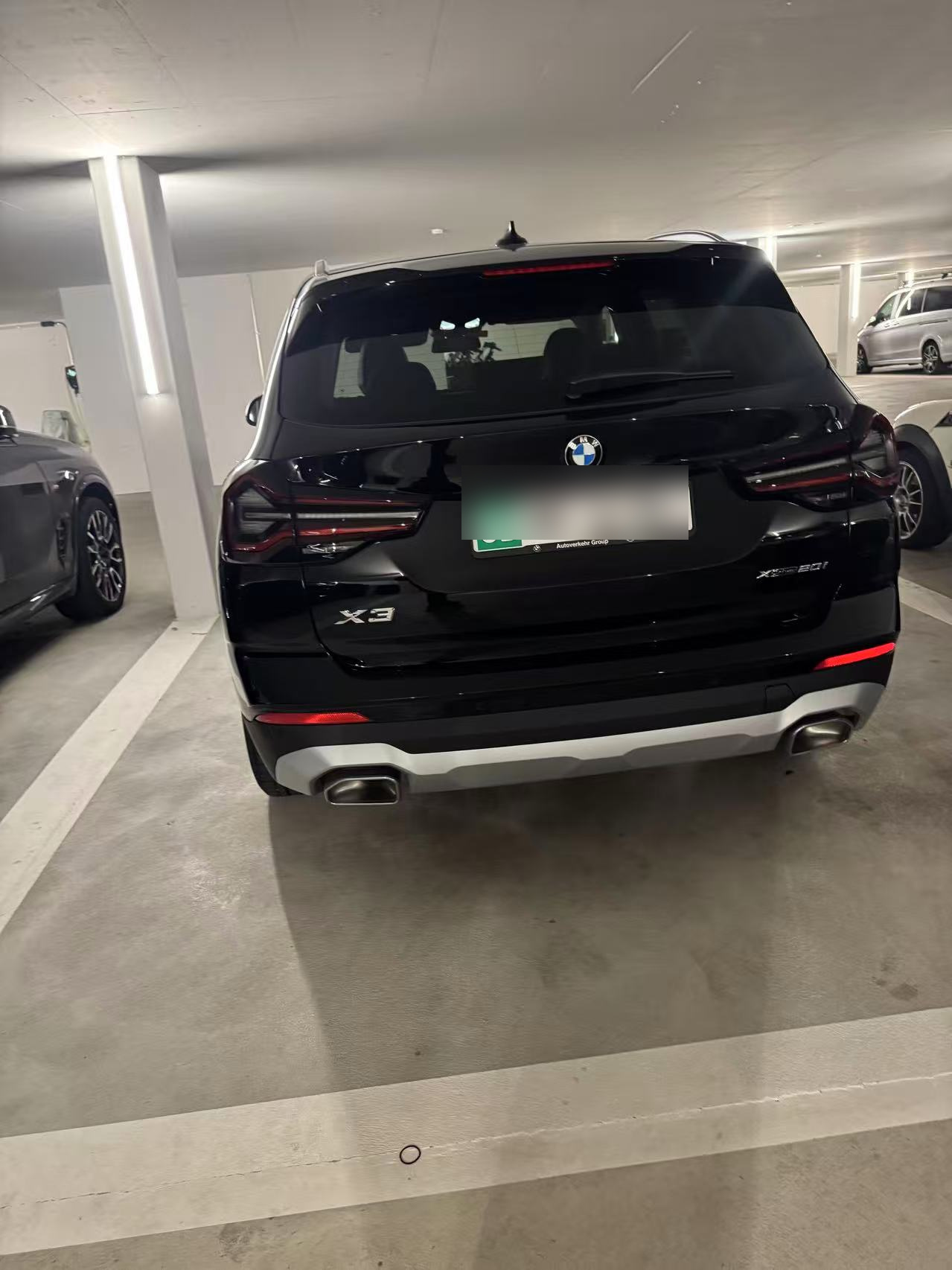 BMW 20i xDrive-image-2