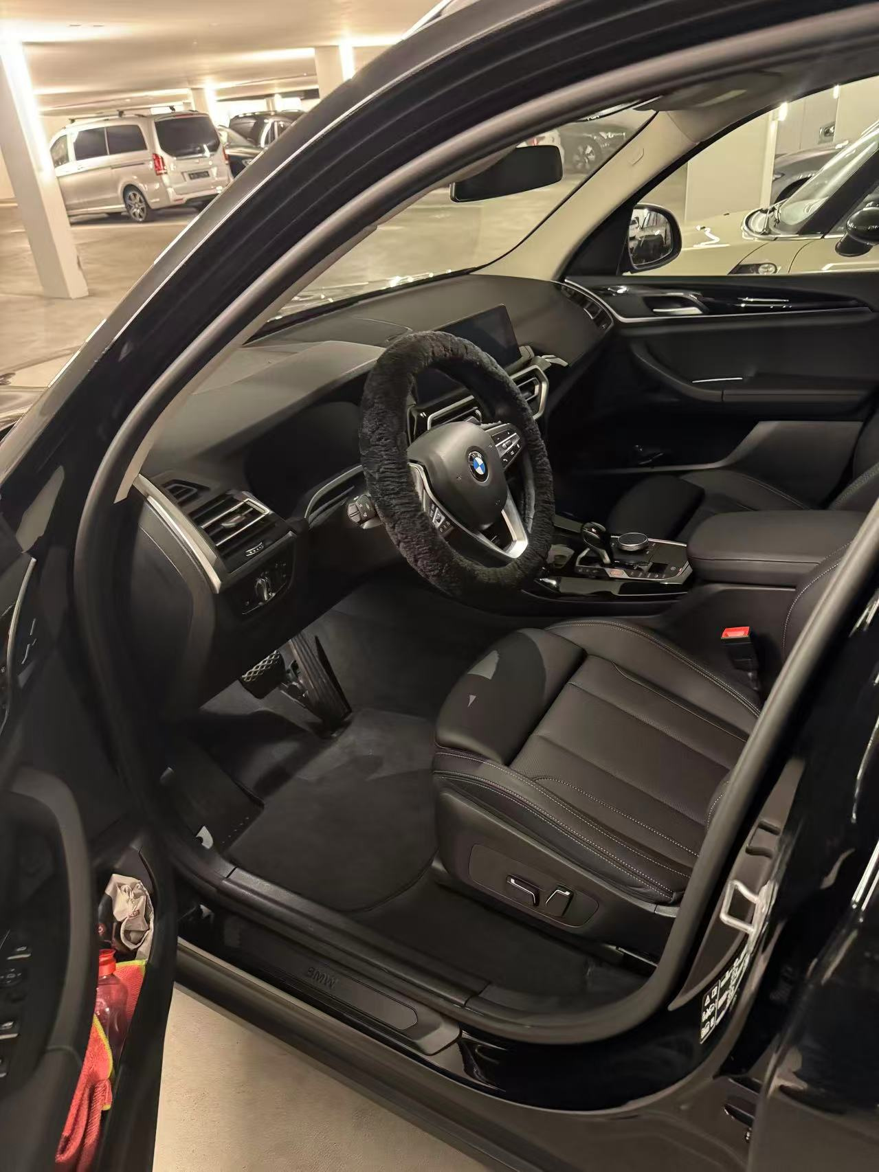 BMW 20i xDrive-image-5