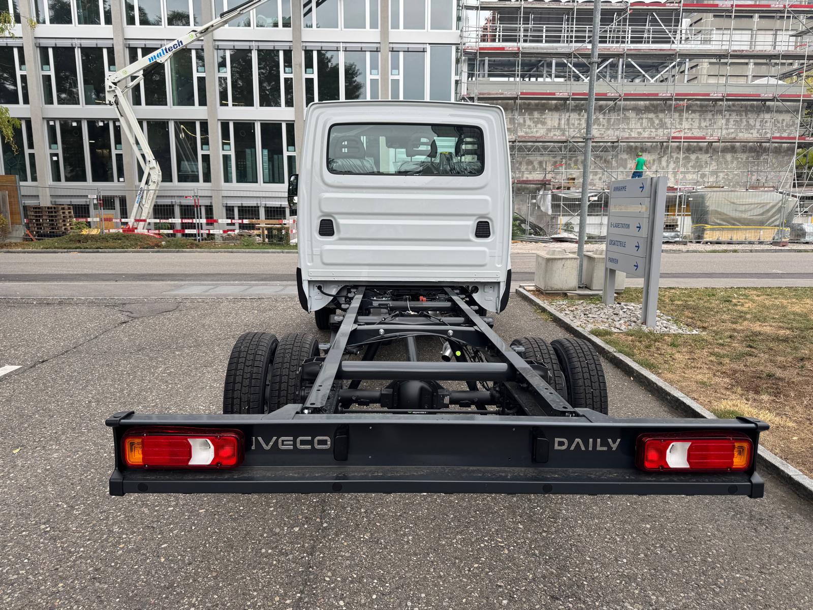 IVECO Daily 35C18HA8-image-3