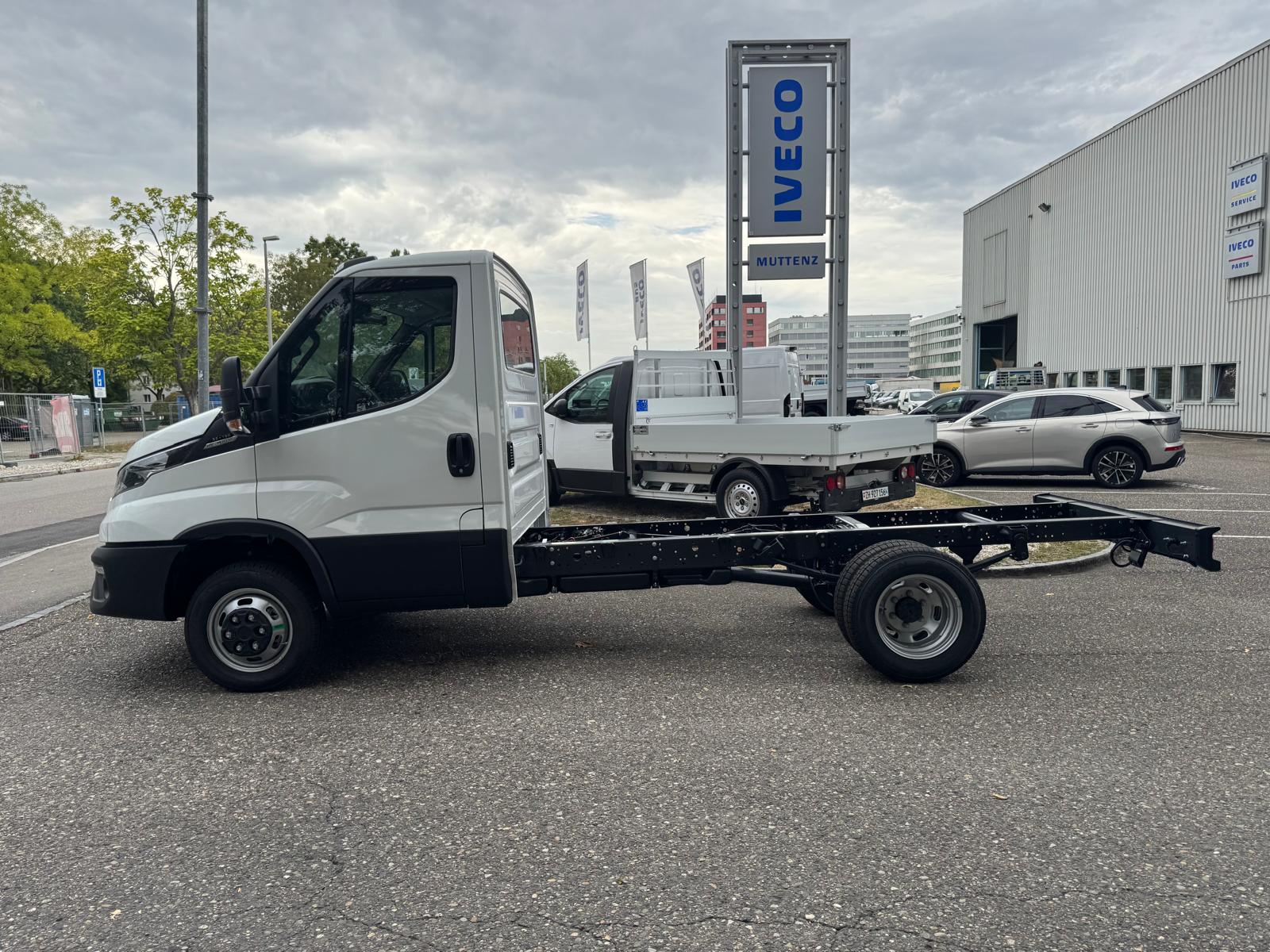 IVECO Daily 35C18HA8-image-1