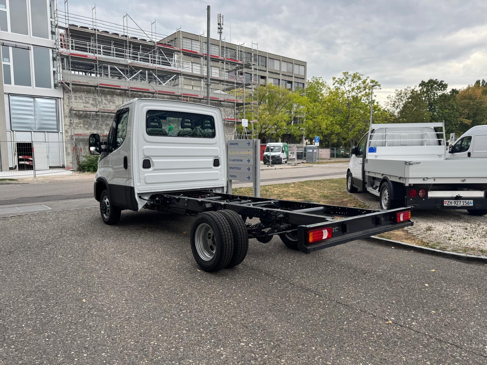 IVECO Daily 35C18HA8-image-2