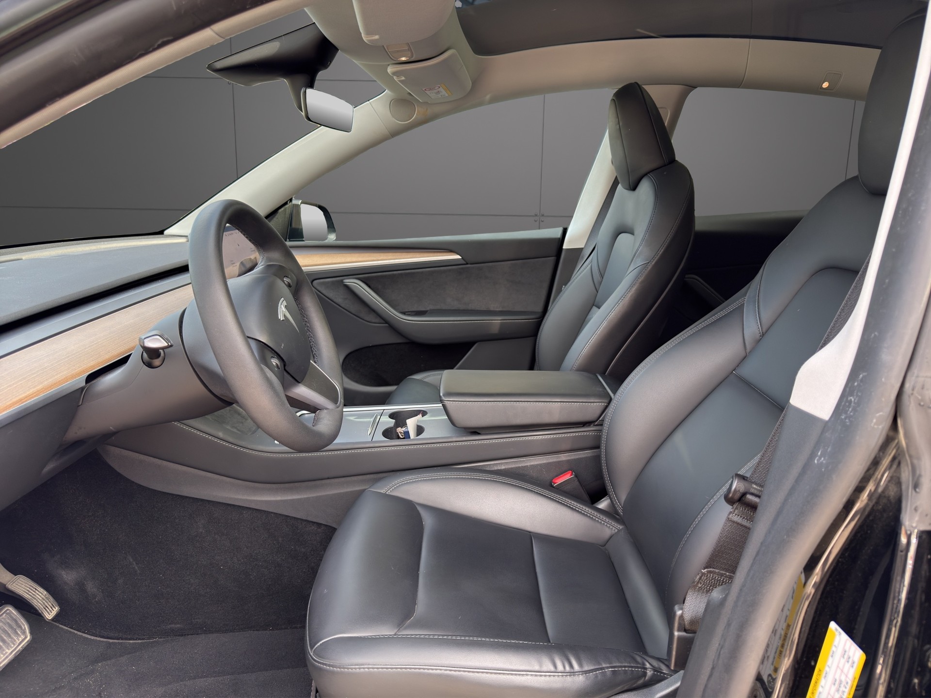 TESLA Model Y Long Range-image-9