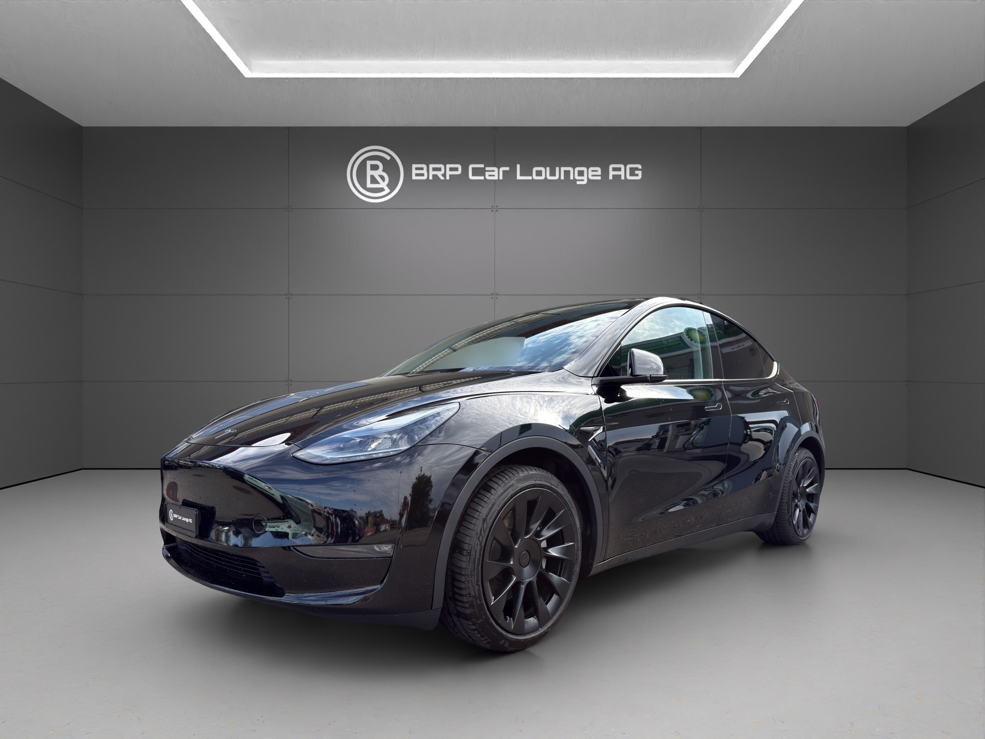 TESLA Model Y Long Range-image-1