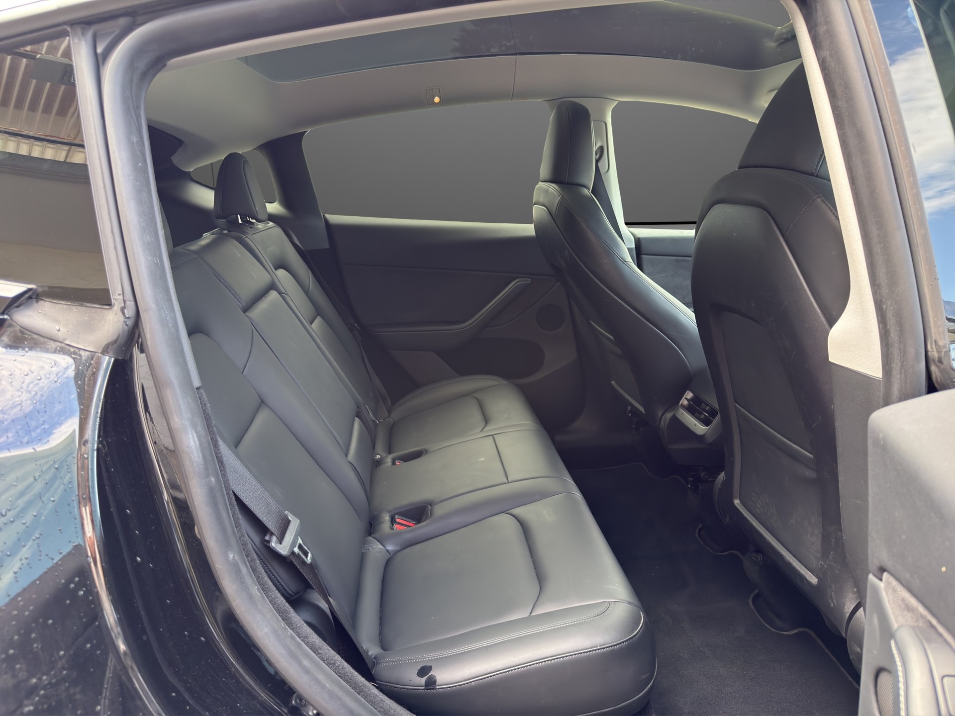 TESLA Model Y Long Range-image-14