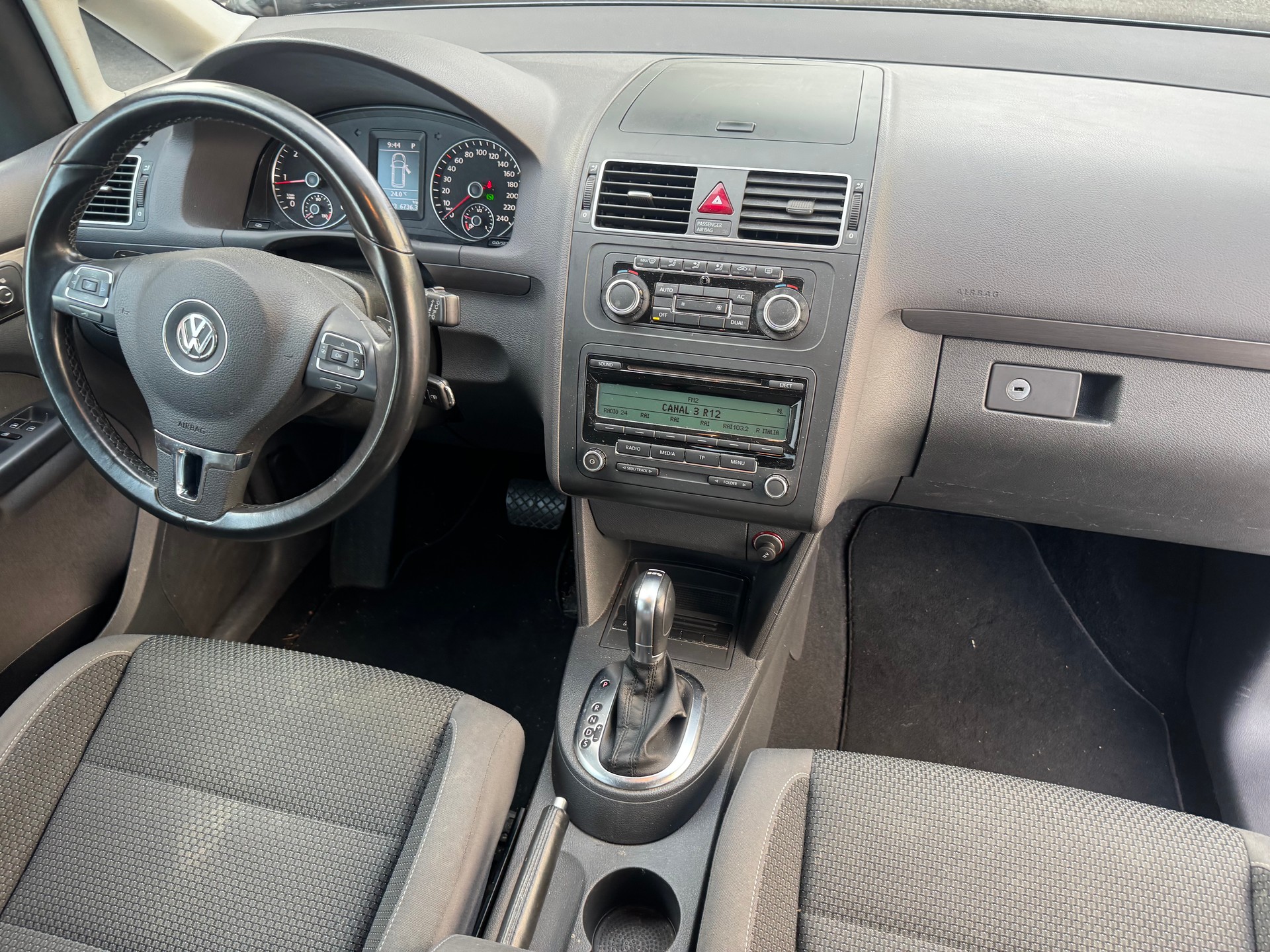 VW Touran 1.6 TDI Comfortline DSG-image-8