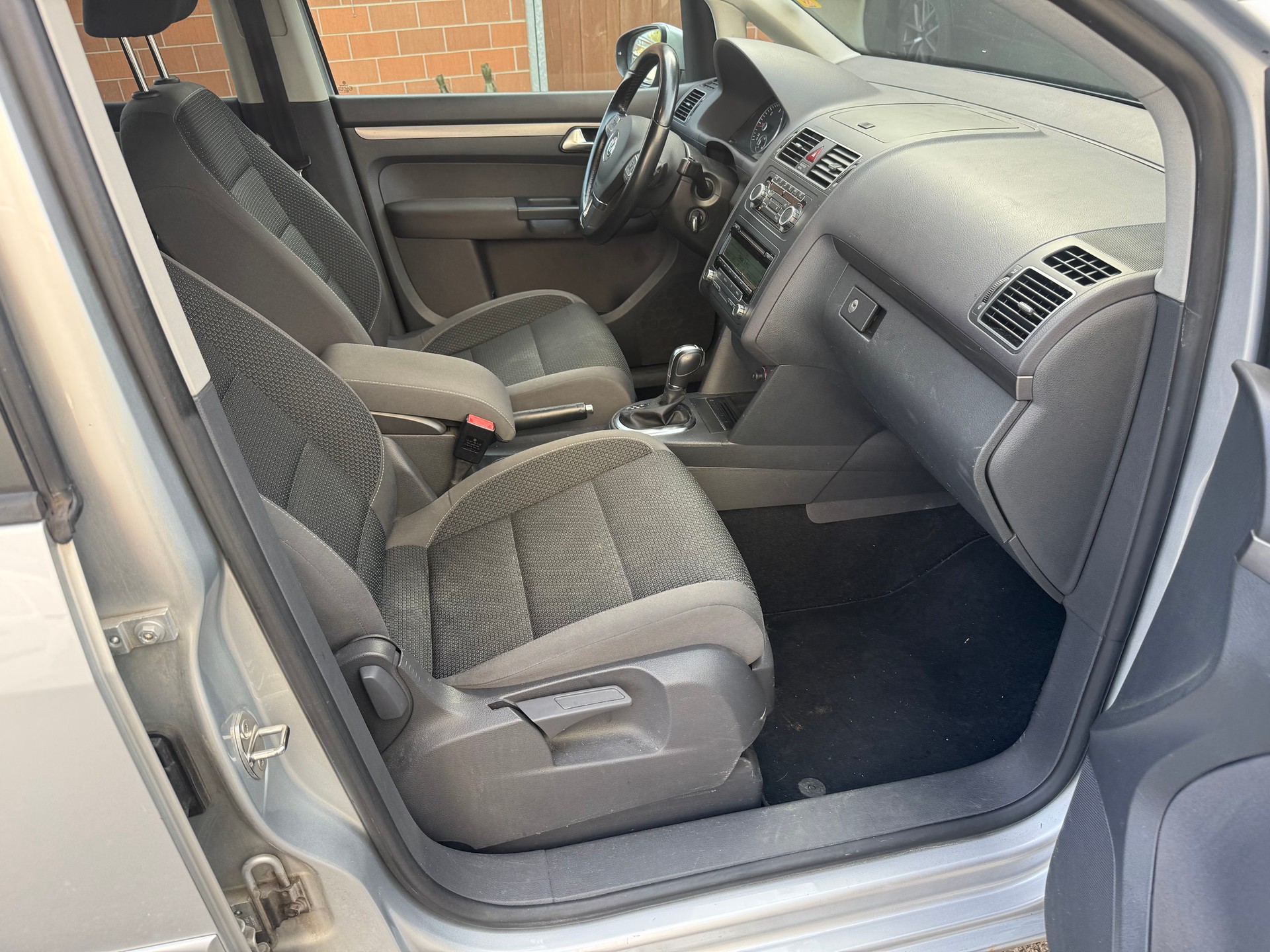 VW Touran 1.6 TDI Comfortline DSG-image-10