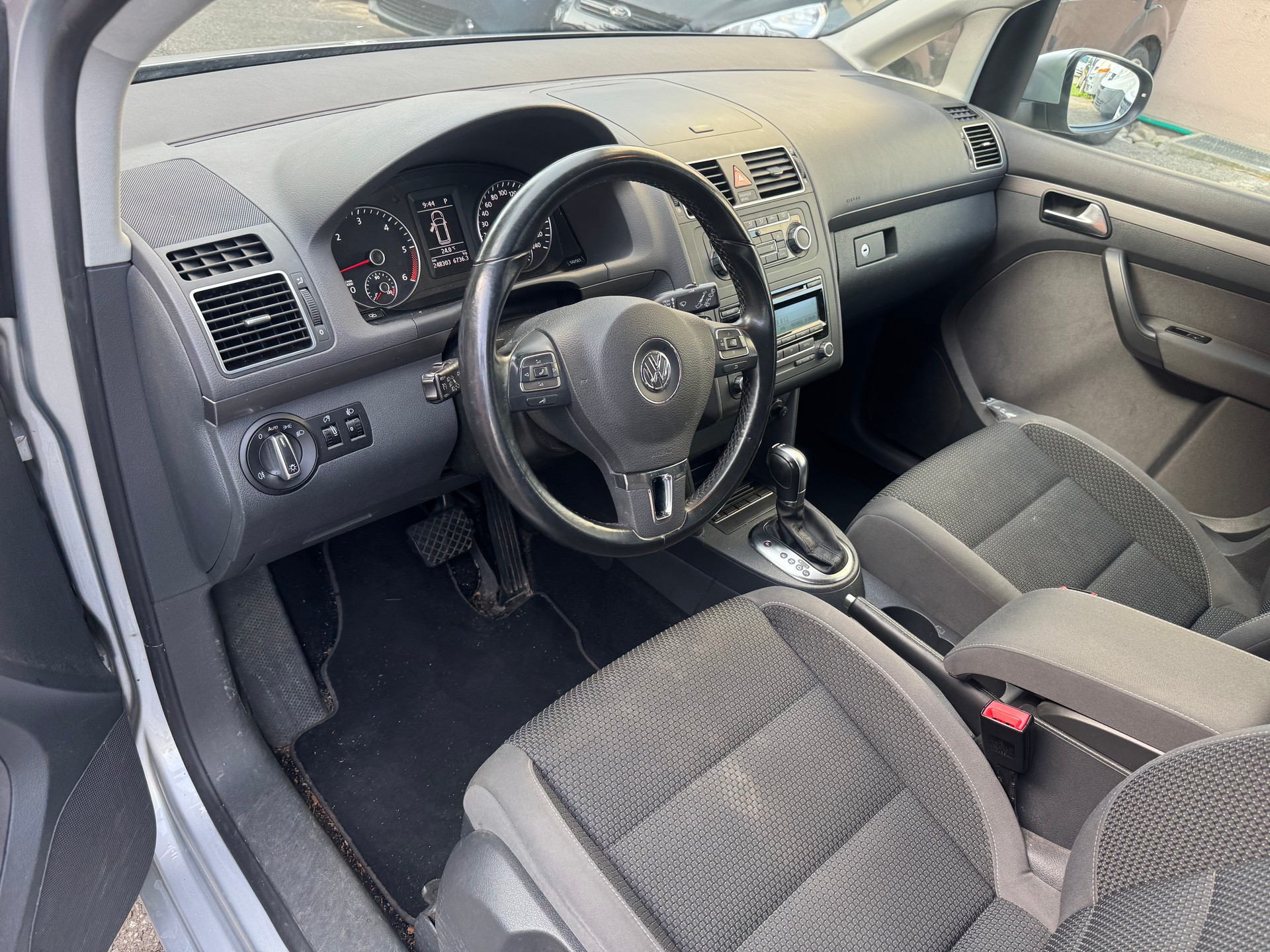 VW Touran 1.6 TDI Comfortline DSG-image-7
