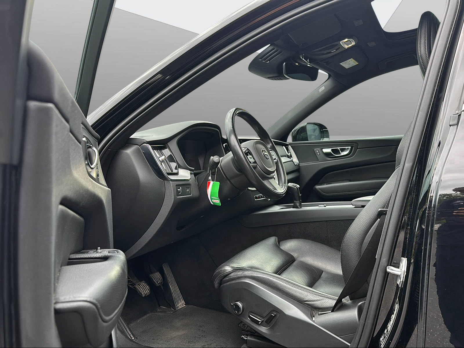 VOLVO XC60 2.0 D4 Inscription AWD-image-10