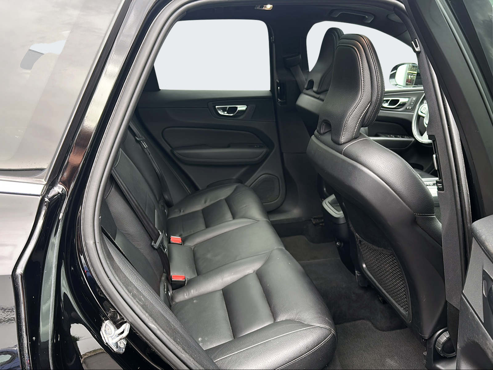 VOLVO XC60 2.0 D4 Inscription AWD-image-12
