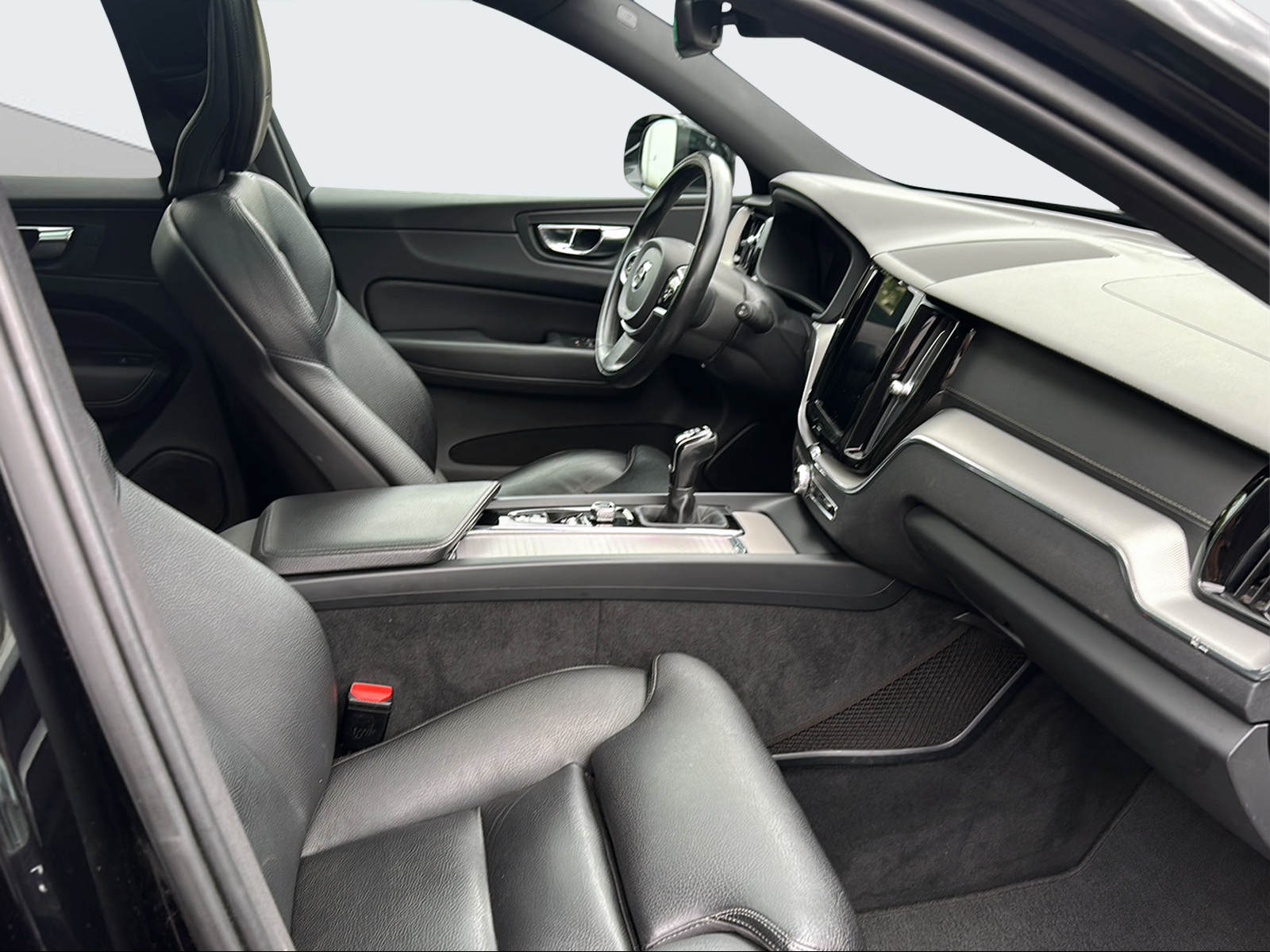 VOLVO XC60 2.0 D4 Inscription AWD-image-13