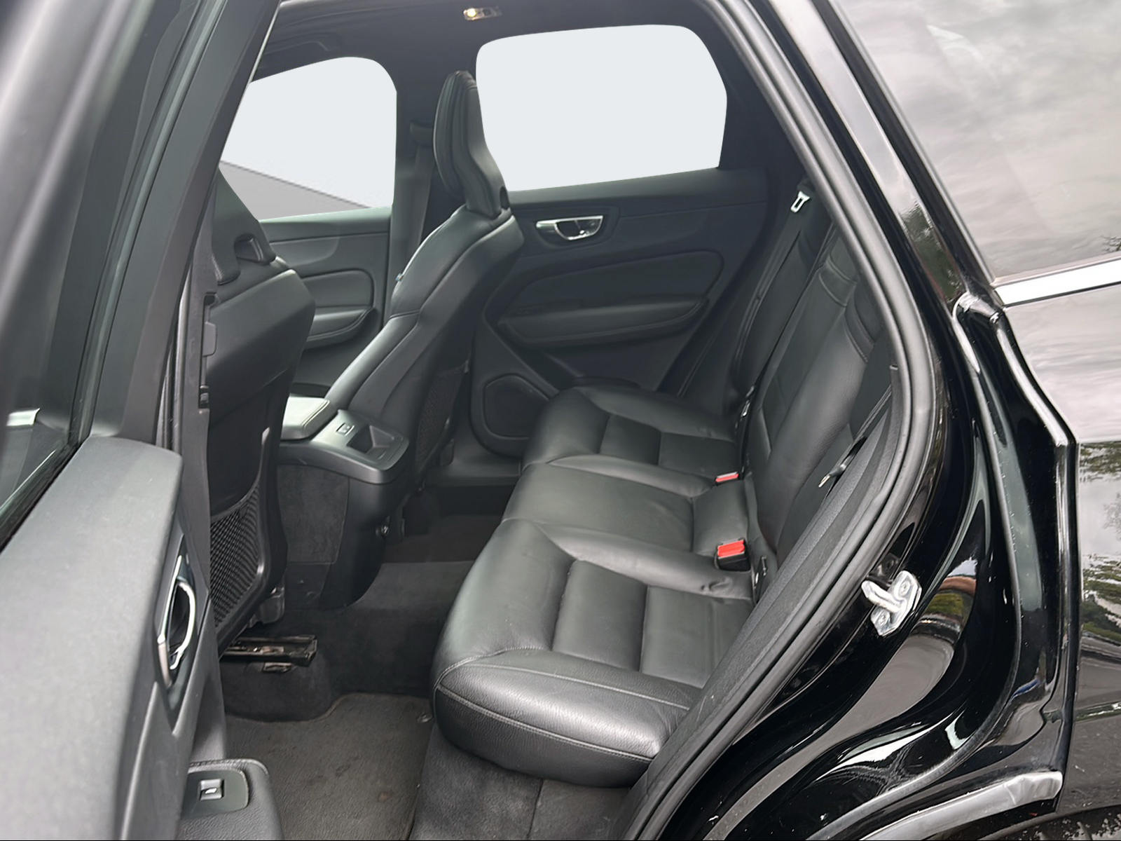 VOLVO XC60 2.0 D4 Inscription AWD-image-11