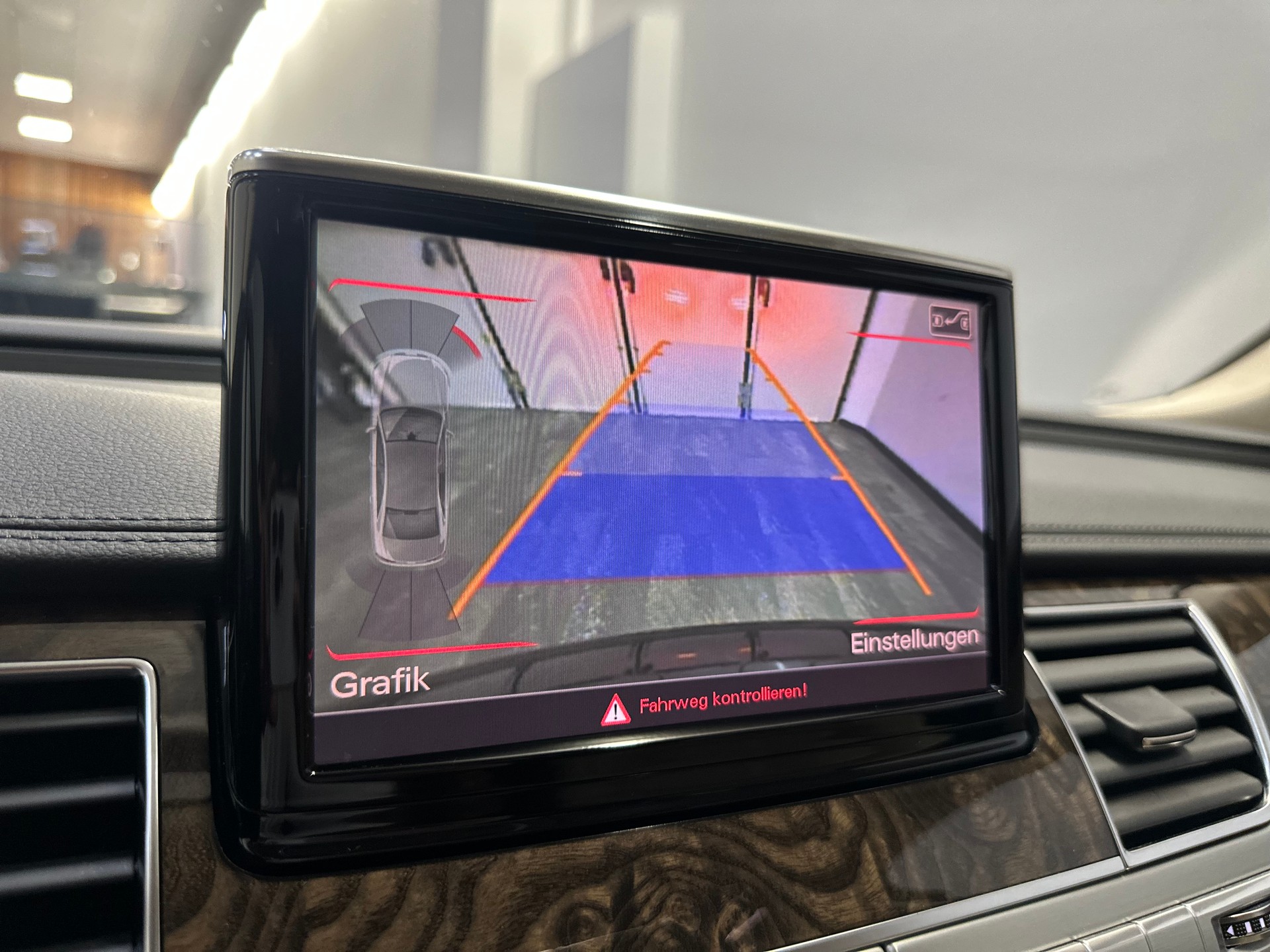 AUDI A8 3.0 TDI quattro tiptronic-image-14