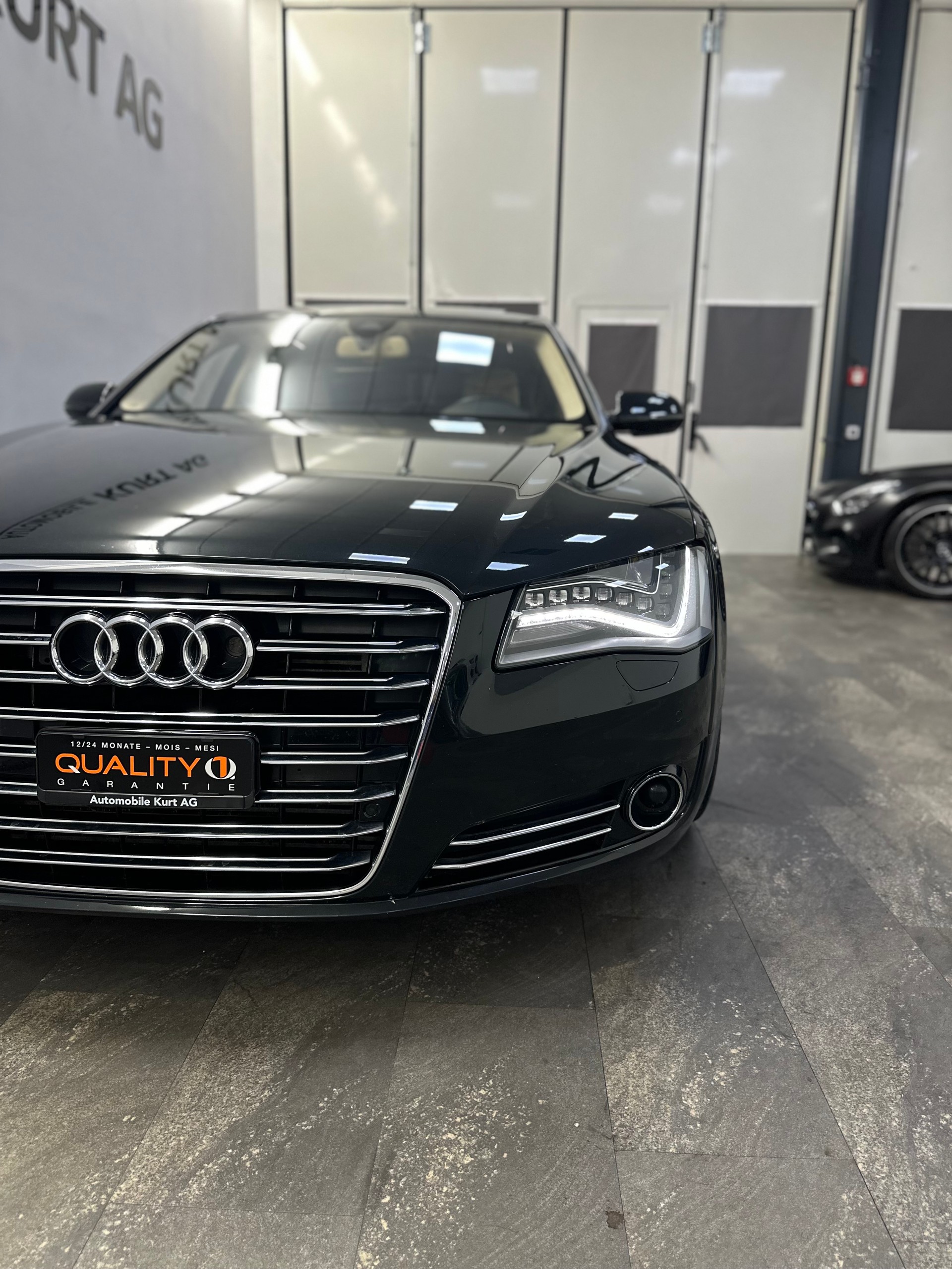 AUDI A8 3.0 TDI quattro tiptronic-image-8