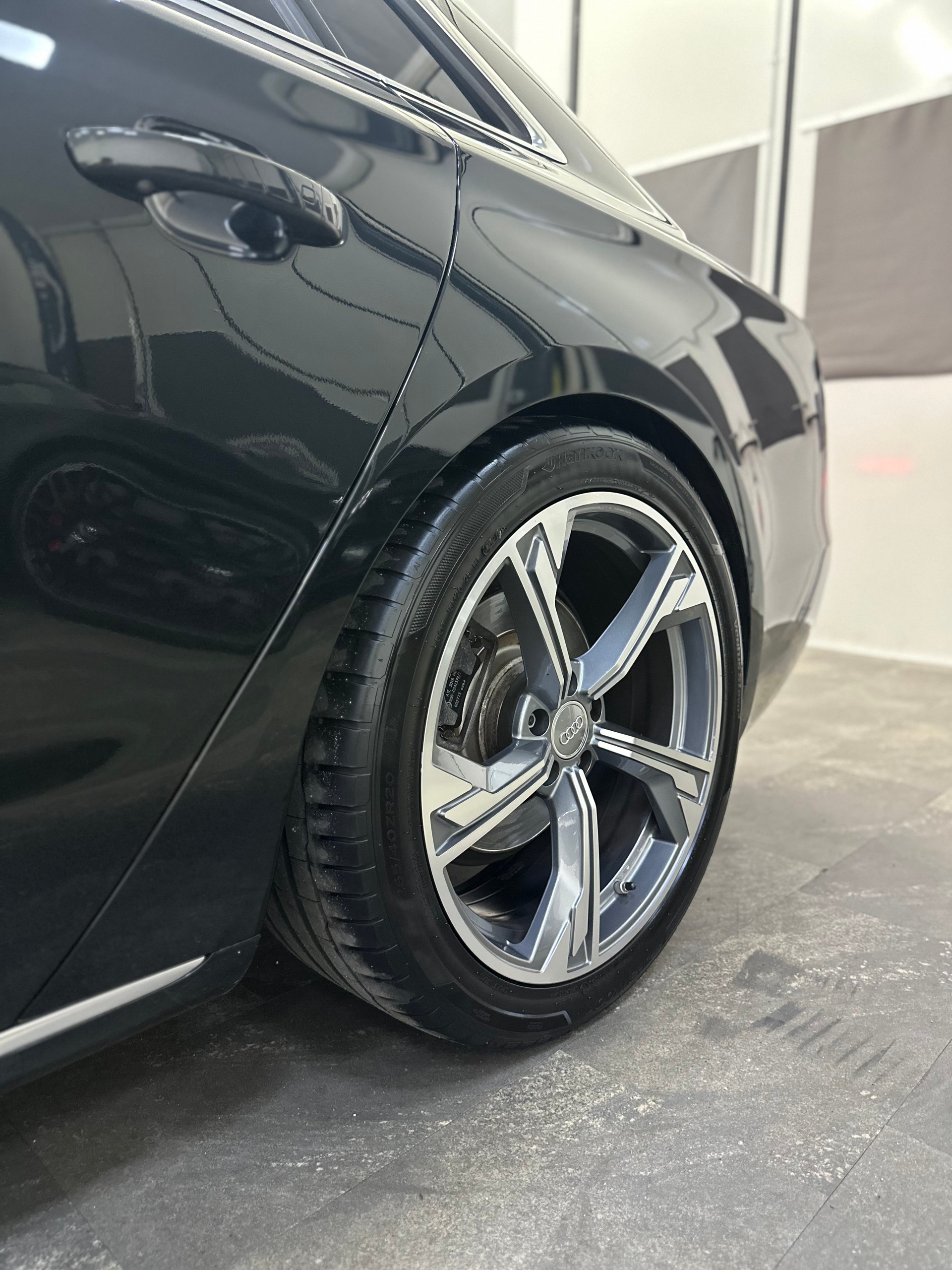 AUDI A8 3.0 TDI quattro tiptronic-image-9
