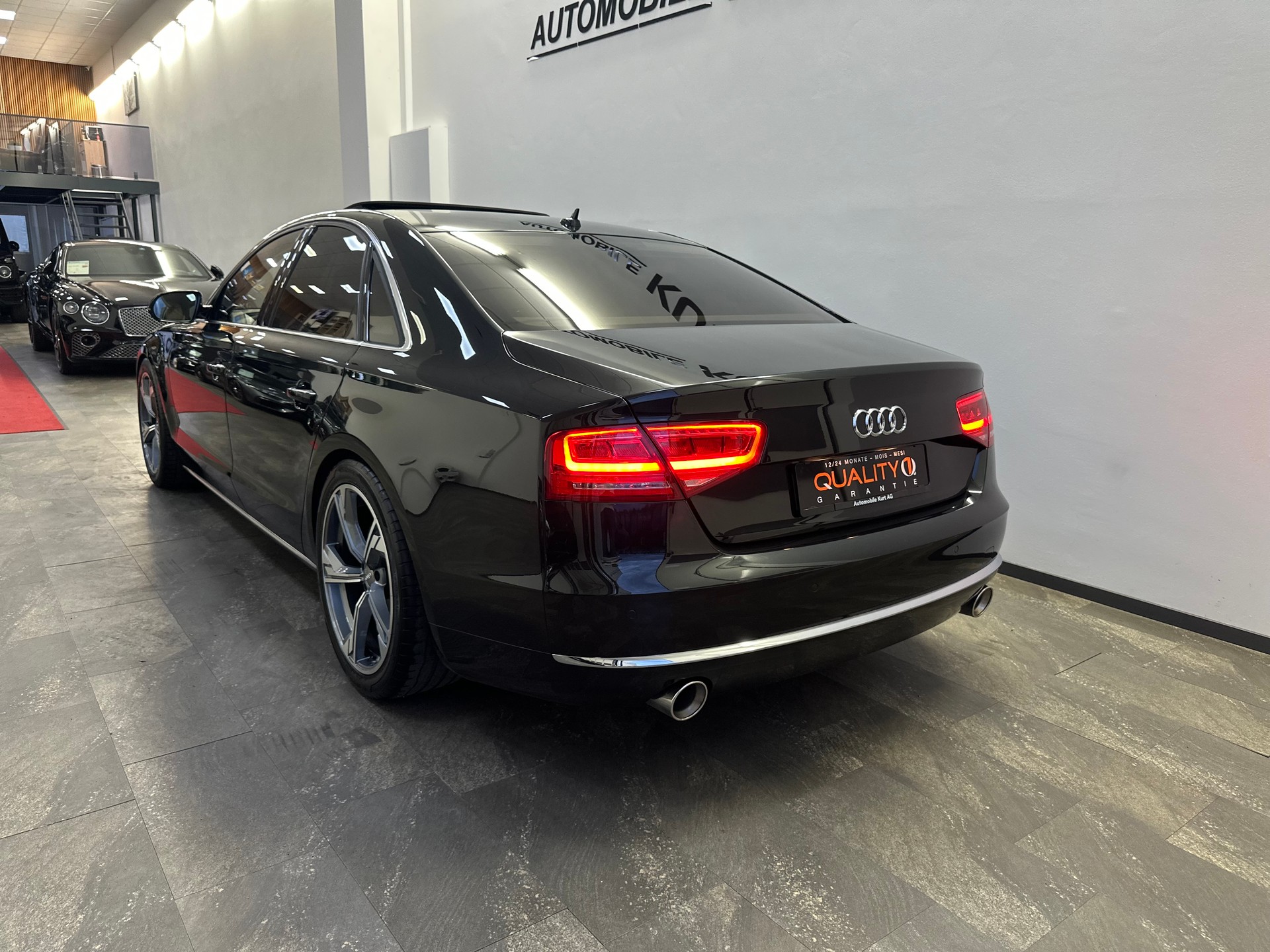 AUDI A8 3.0 TDI quattro tiptronic-image-3