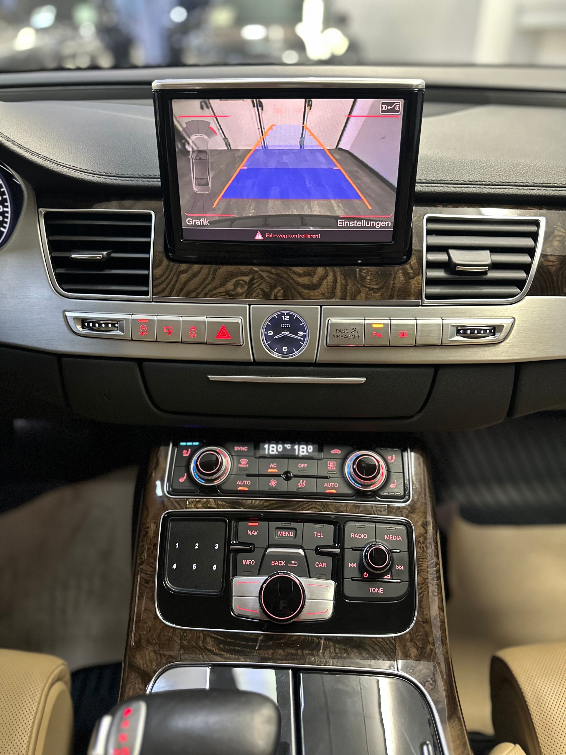 AUDI A8 3.0 TDI quattro tiptronic-image-12