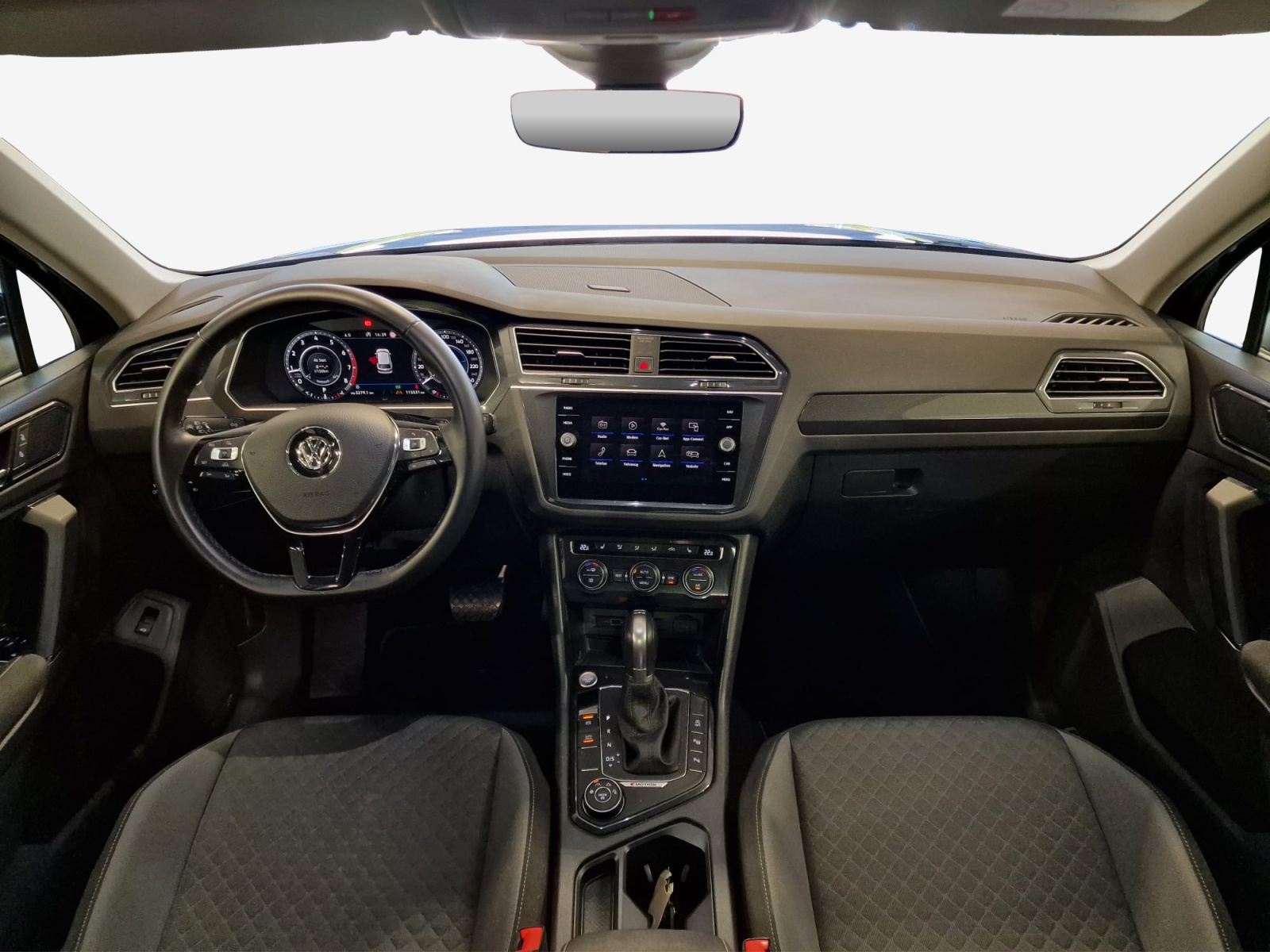 VW Tiguan 2.0TSI Comfortline 4Motion DSG-image-8