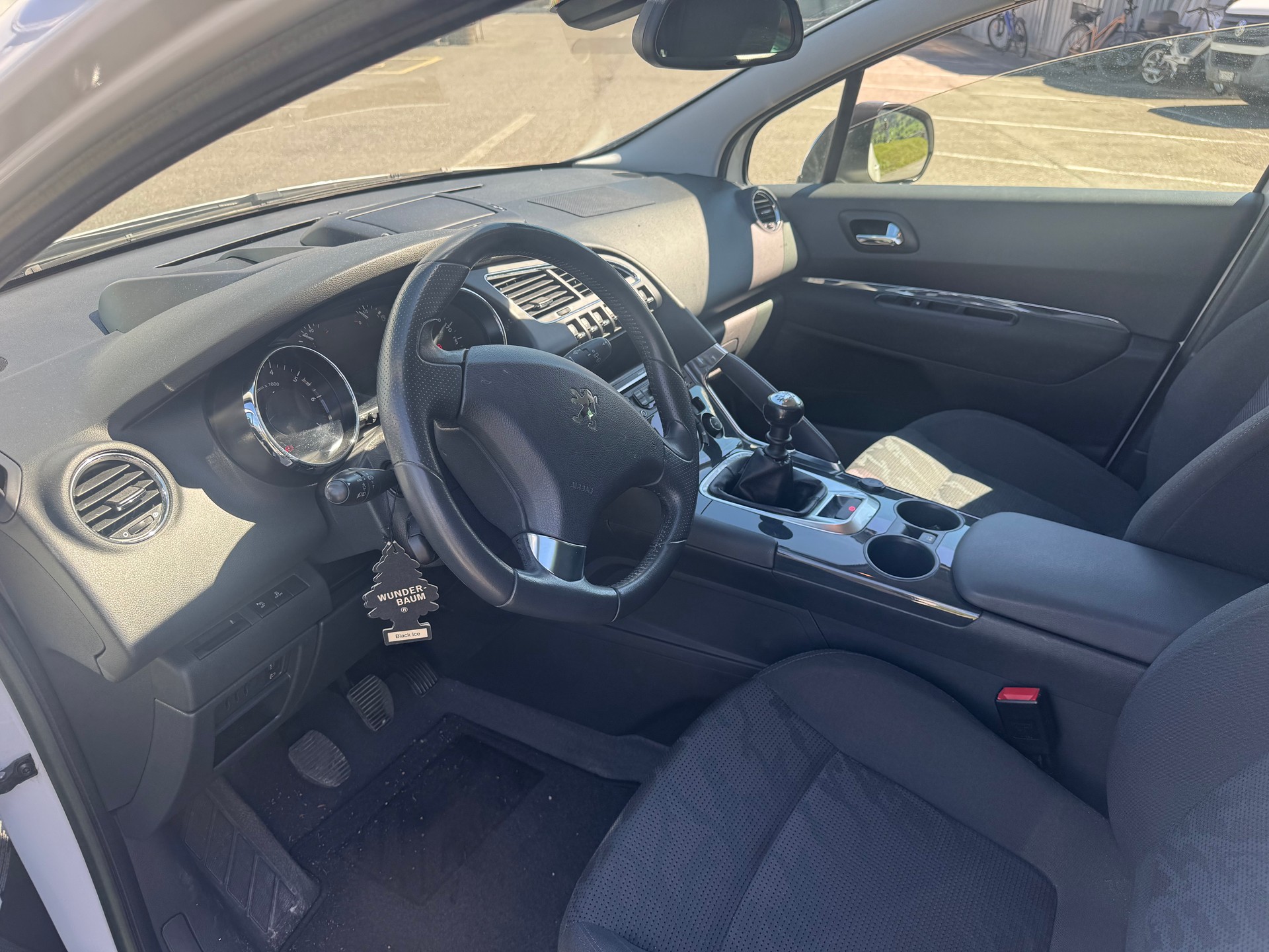 PEUGEOT 3008 1.6 16V T Active-image-6