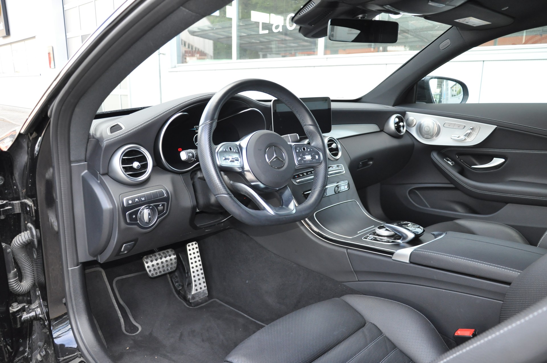 MERCEDES-BENZ C 300 AMG Line 4matic-image-4