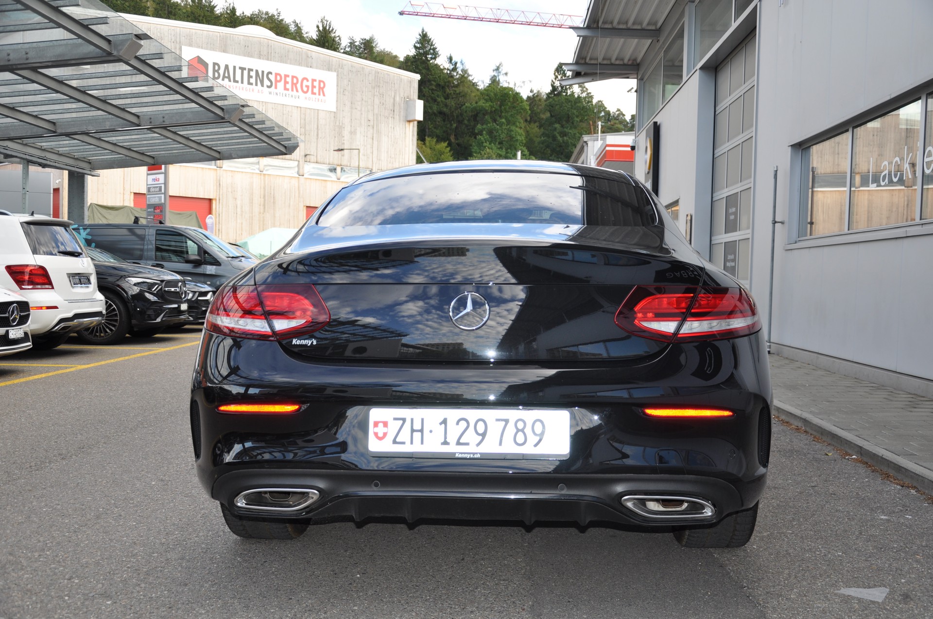 MERCEDES-BENZ C 300 AMG Line 4matic-image-2