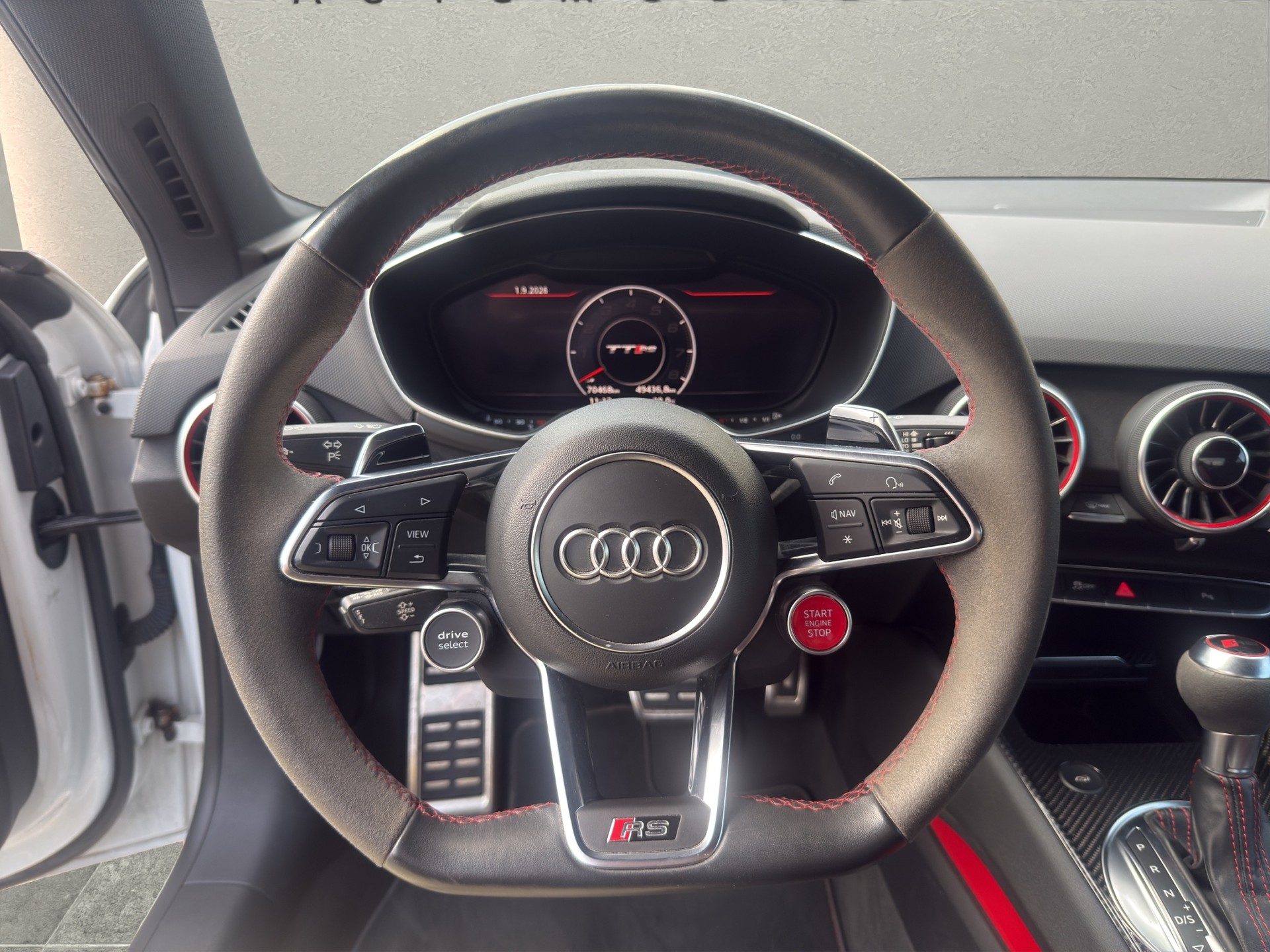 AUDI TT Coupé TTRS quattro S-tronic-image-8