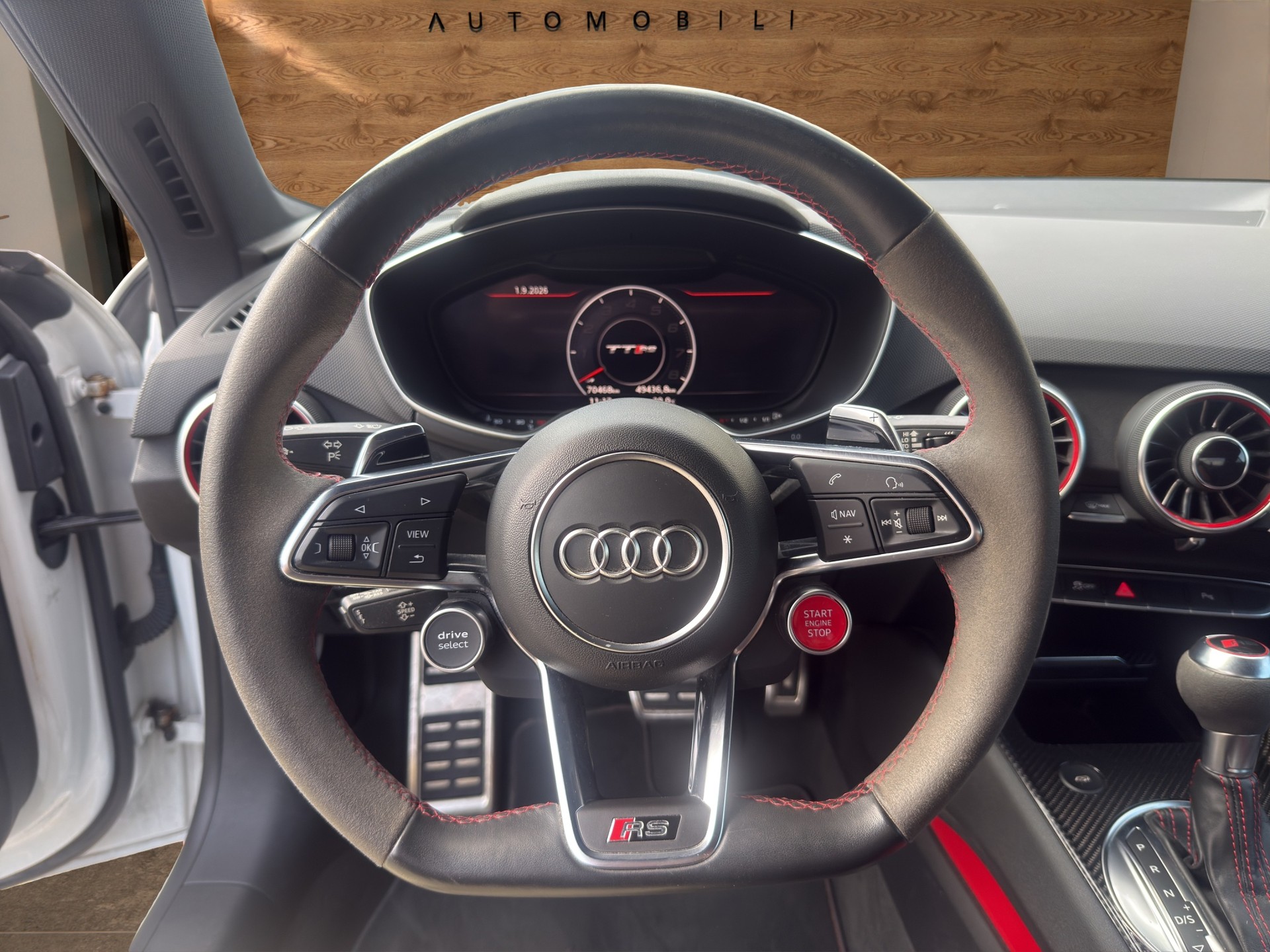 AUDI TT Coupé TTRS quattro S-tronic-image-8