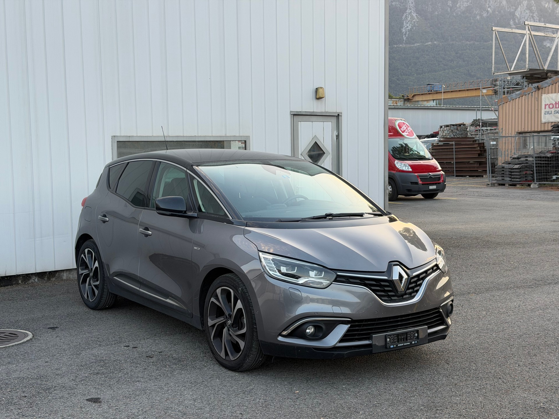 RENAULT Scénic 1.6 dCi Initiale Paris EDC-image-2
