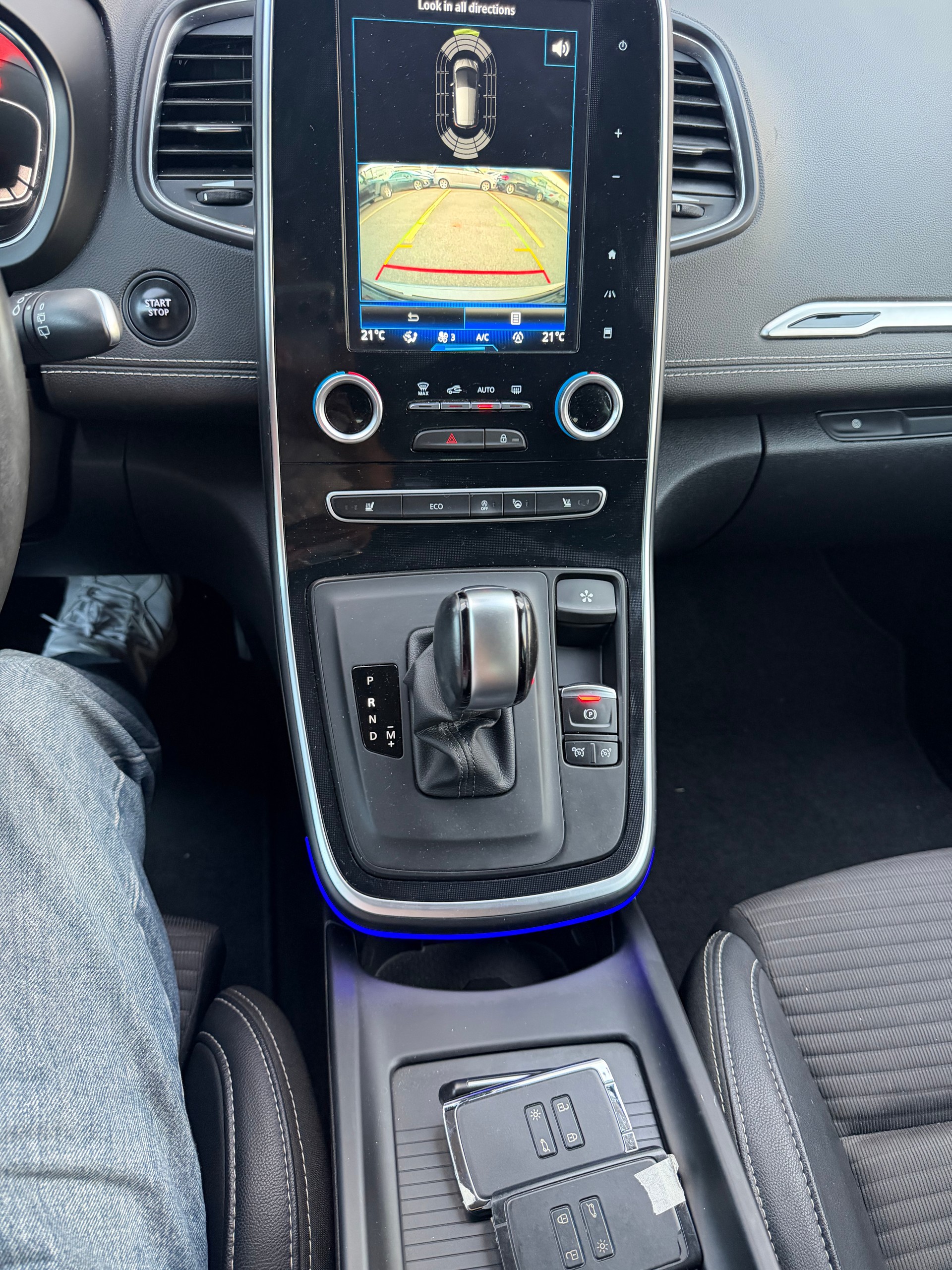 RENAULT Scénic 1.6 dCi Initiale Paris EDC-image-11