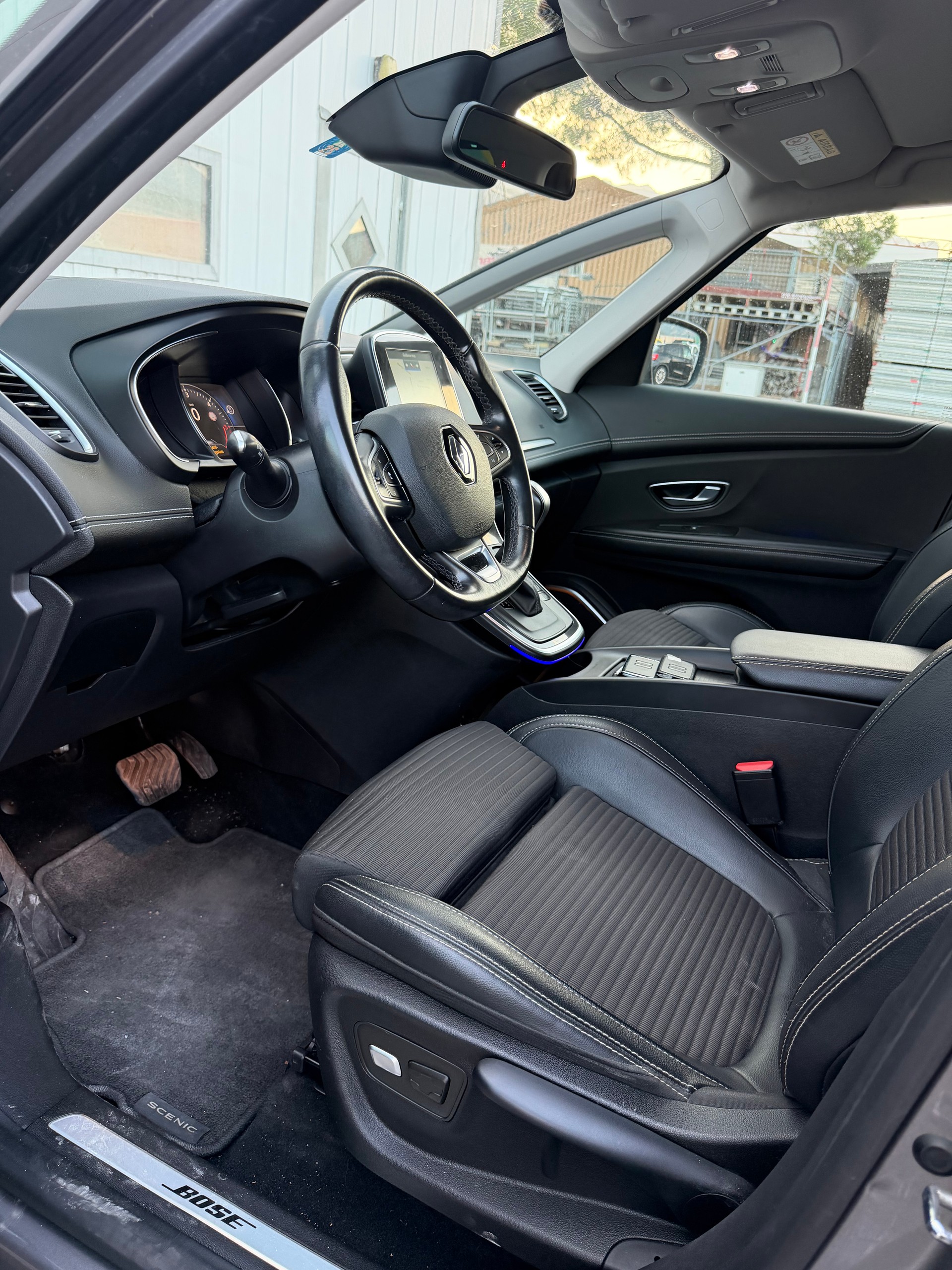 RENAULT Scénic 1.6 dCi Initiale Paris EDC-image-10