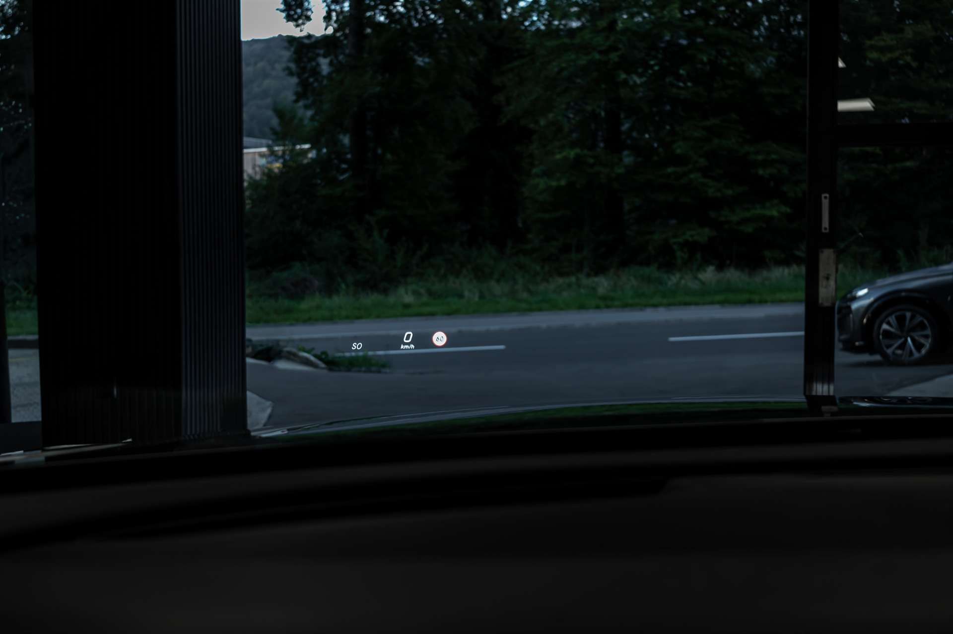MERCEDES-BENZ E 220 d Avantgarde 9G-Tronic-image-19