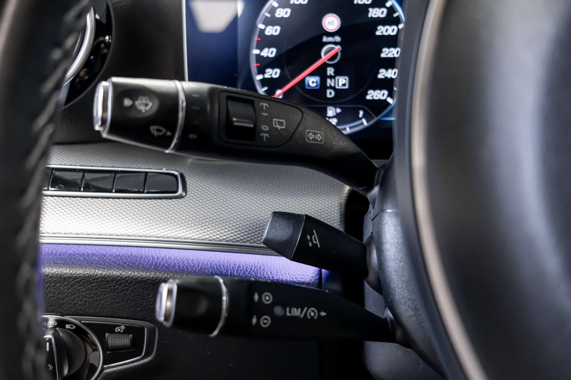 MERCEDES-BENZ E 220 d Avantgarde 9G-Tronic-image-8