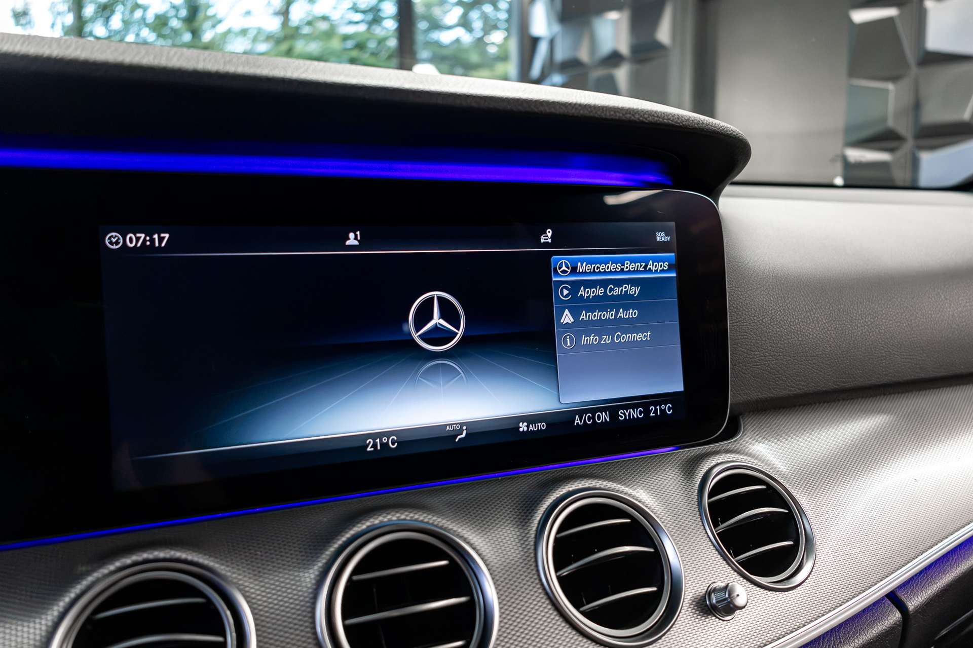 MERCEDES-BENZ E 220 d Avantgarde 9G-Tronic-image-18