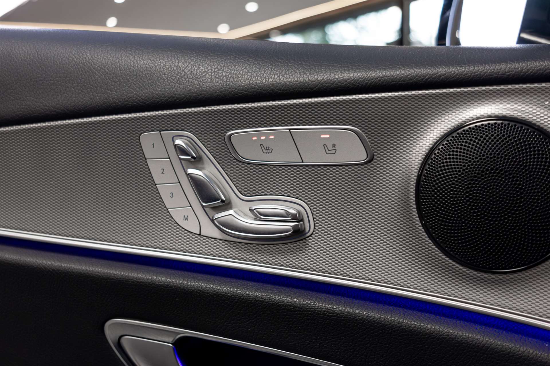 MERCEDES-BENZ E 220 d Avantgarde 9G-Tronic-image-21